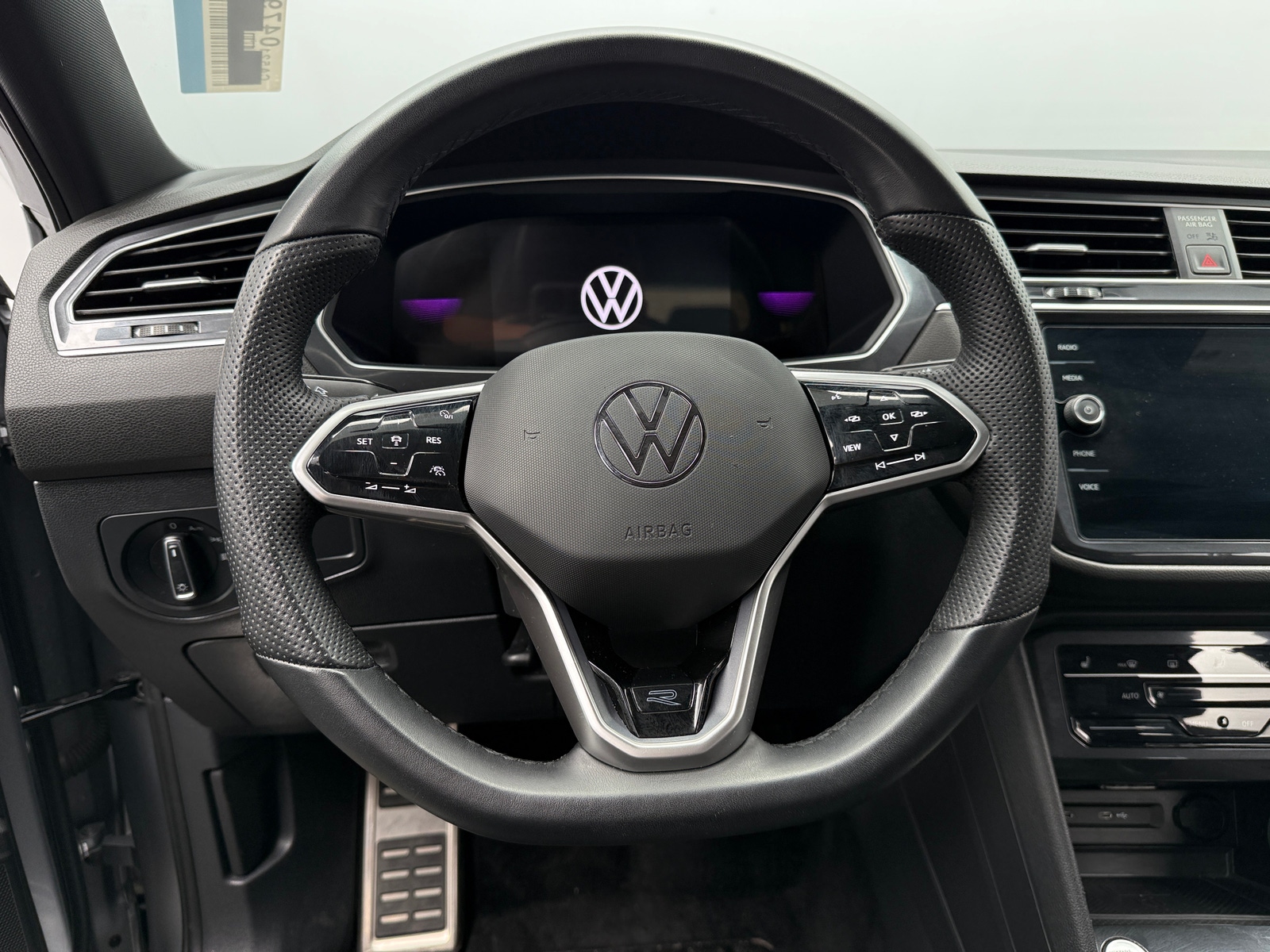 Thumbnail: 2024 Volkswagen Tiguan - 4