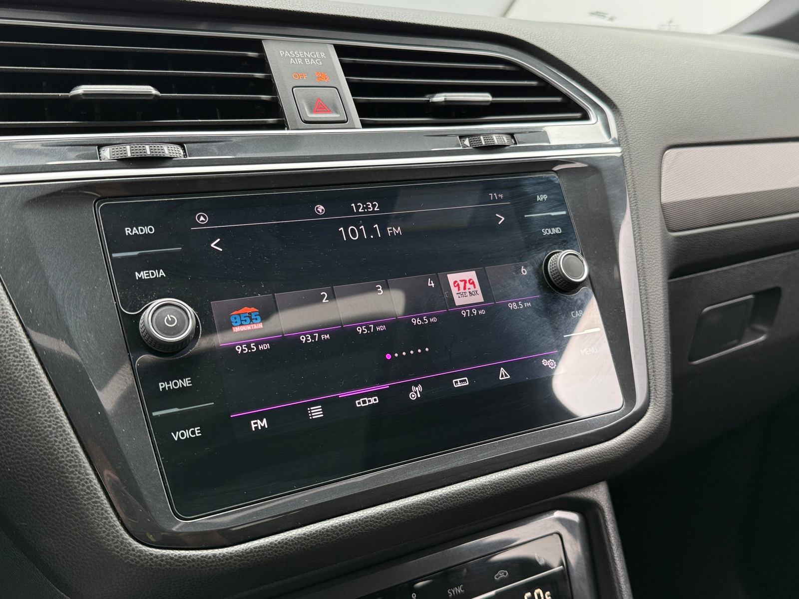 Thumbnail: 2024 Volkswagen Tiguan - 3