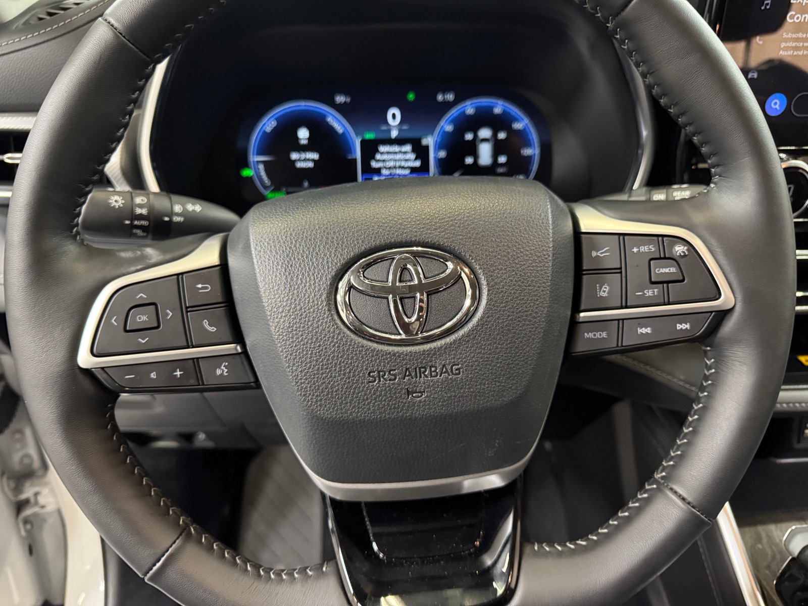 Thumbnail: 2025 Toyota Highlander - 4