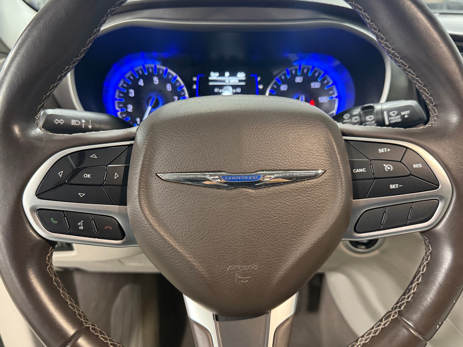 Thumbnail: 2018 Chrysler Pacifica - 4