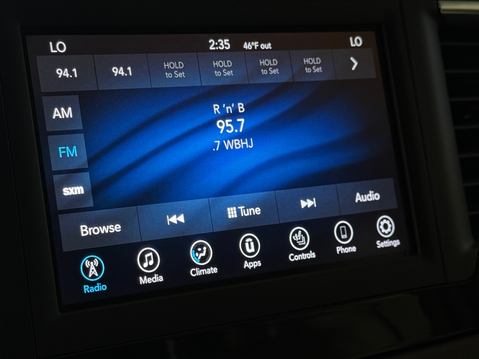 Thumbnail: 2018 Chrysler Pacifica - 3