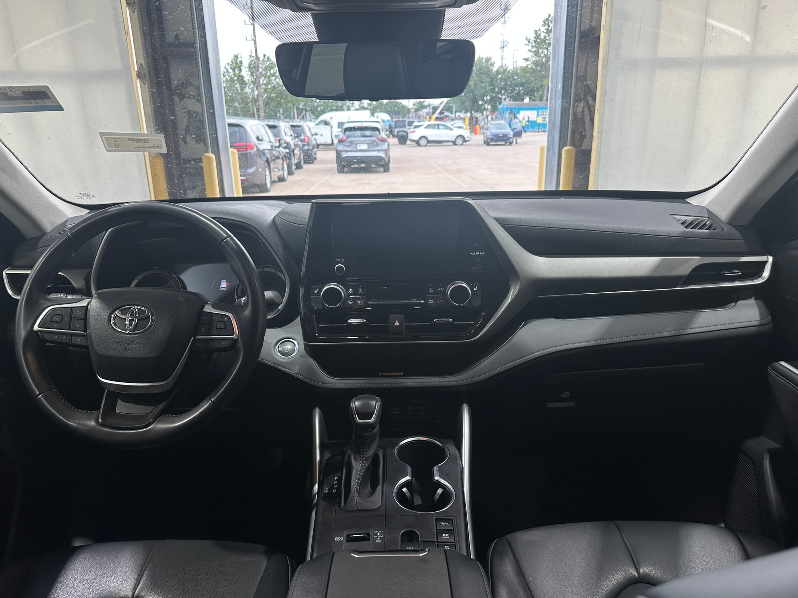 Thumbnail: 2023 Toyota Highlander - 2