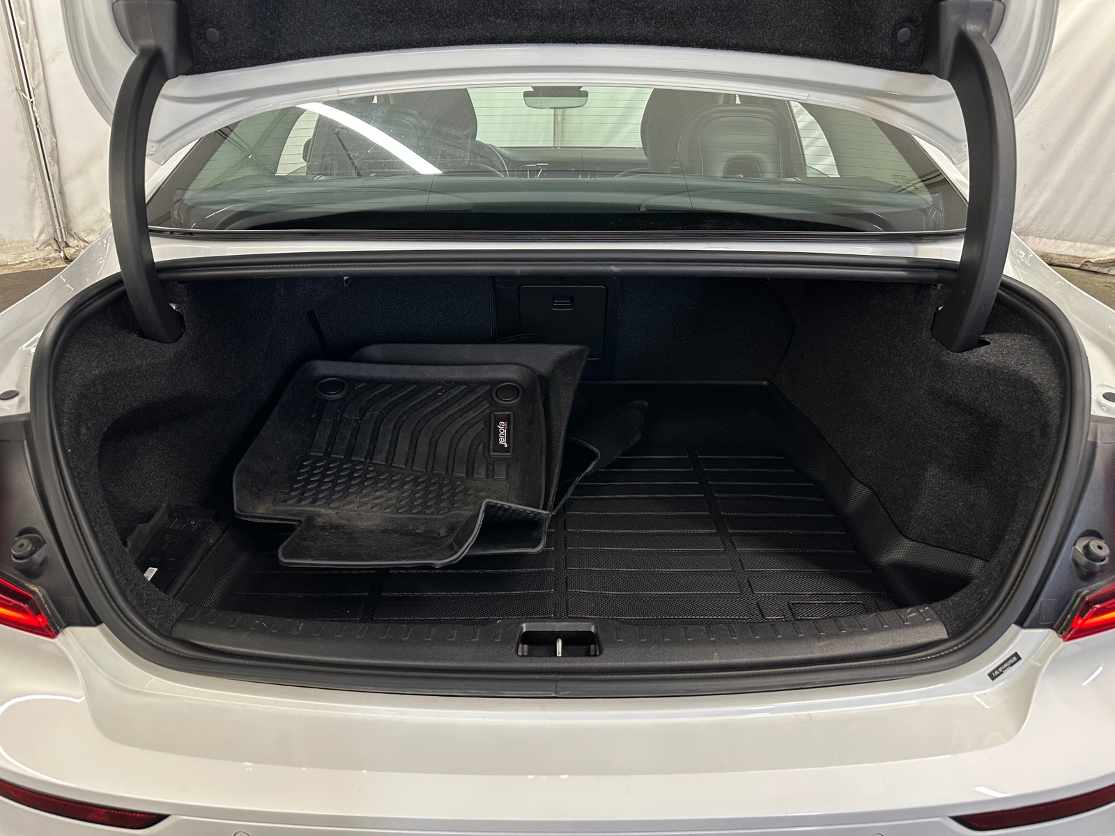 Thumbnail: 2024 Volvo S60 - 7