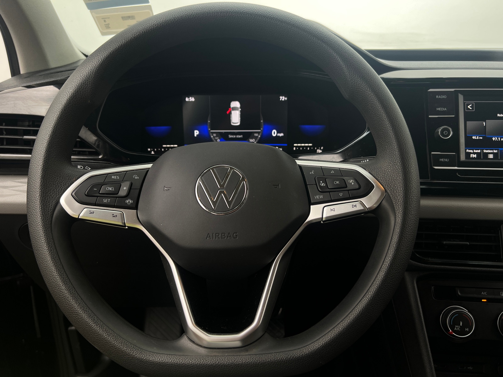 Thumbnail: 2022 Volkswagen Taos - 5