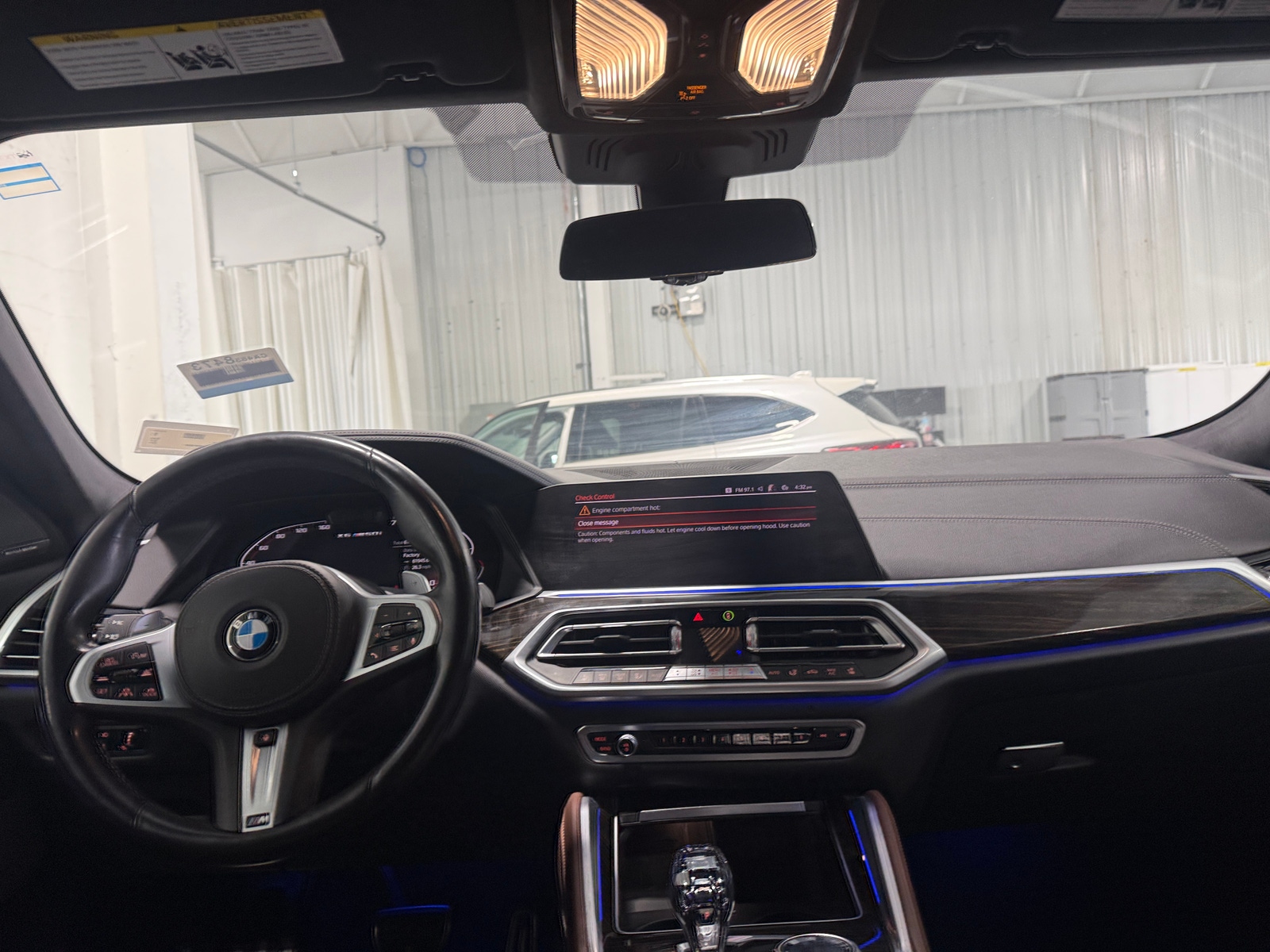 Thumbnail: 2021 BMW X6 - 2