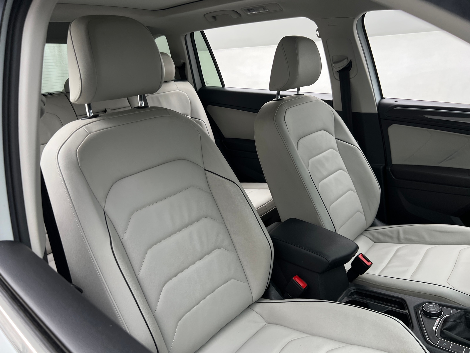 Thumbnail: 2018 Volkswagen Tiguan - 2