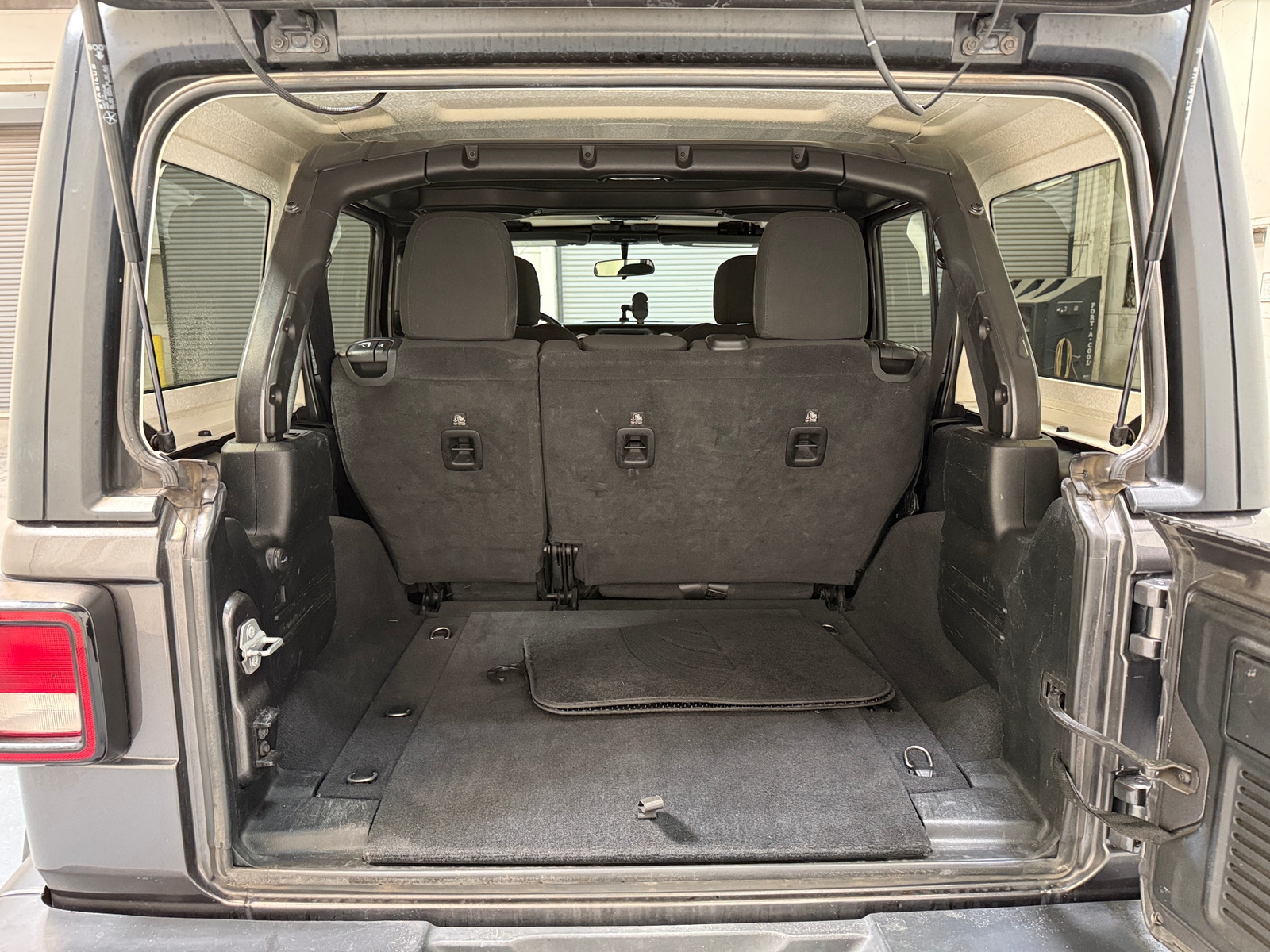 Thumbnail: 2020 Jeep Wrangler - 7