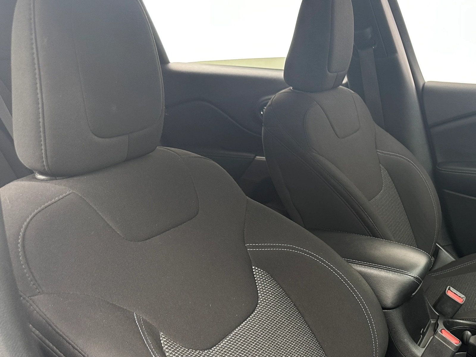 Thumbnail: 2019 Jeep Cherokee - 2