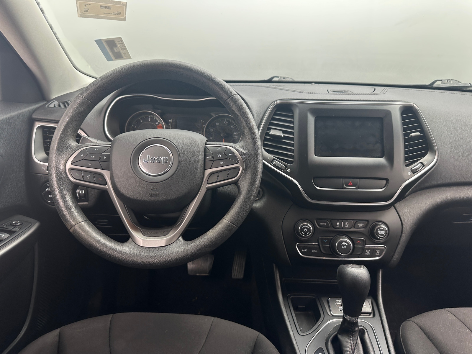 Thumbnail: 2019 Jeep Cherokee - 5