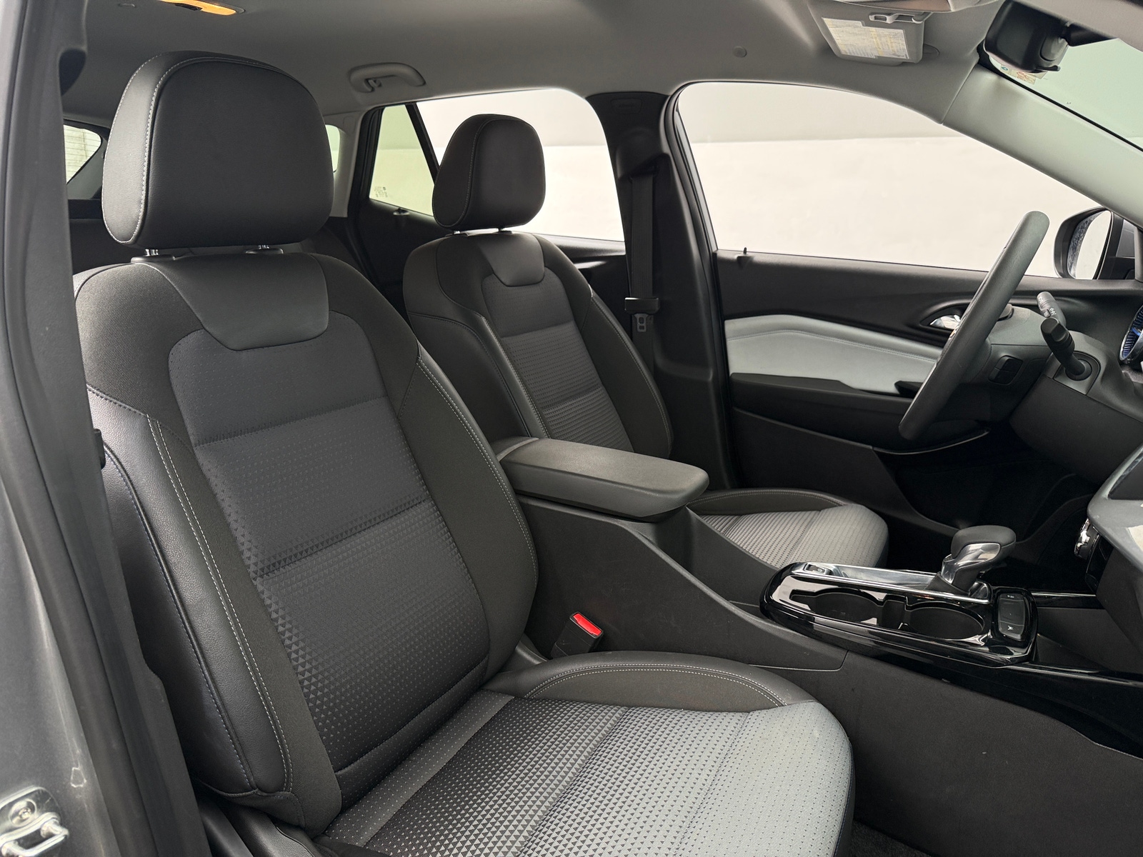 Thumbnail: 2025 Chevrolet Trax - 2