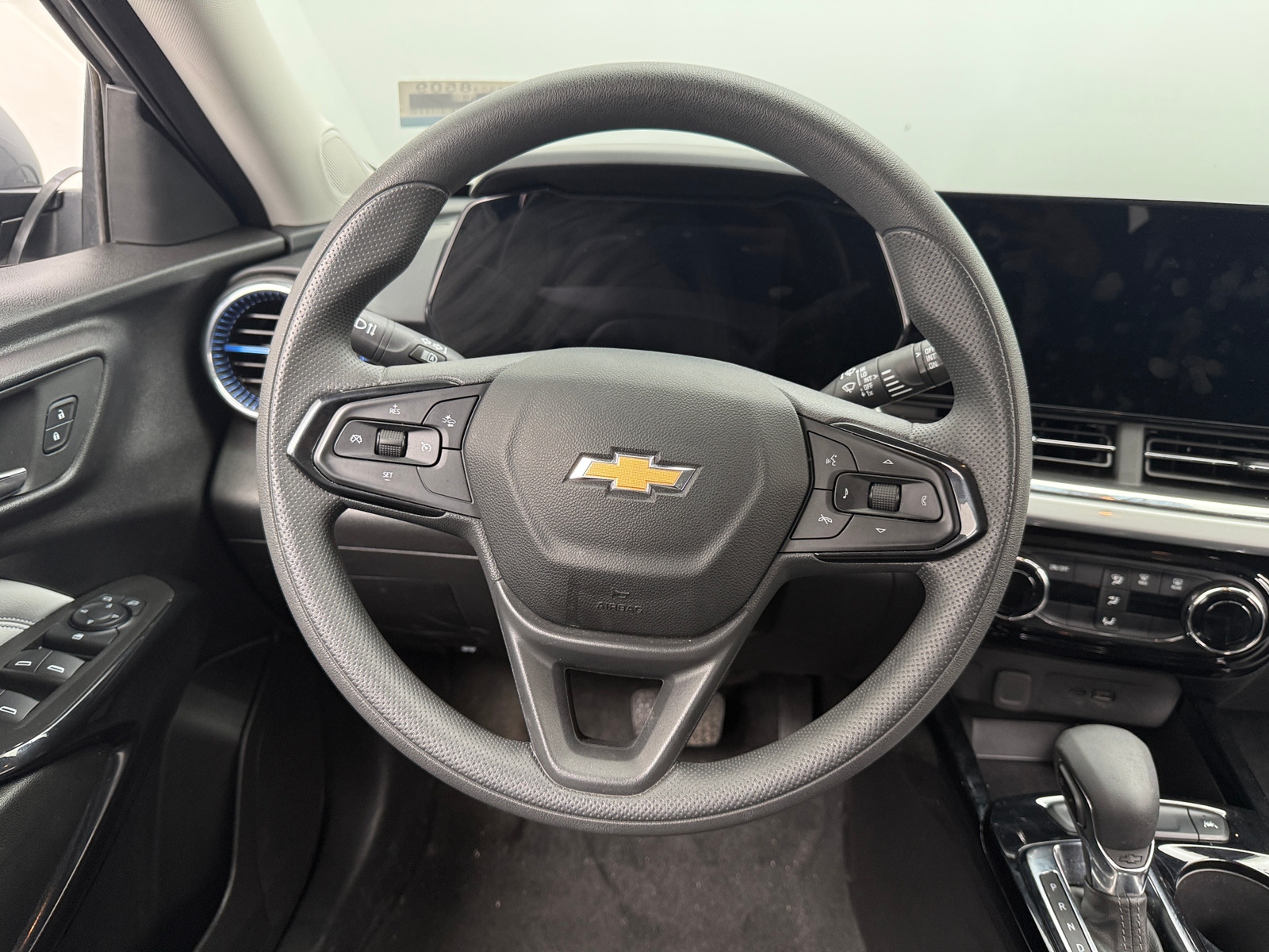 Thumbnail: 2025 Chevrolet Trax - 5