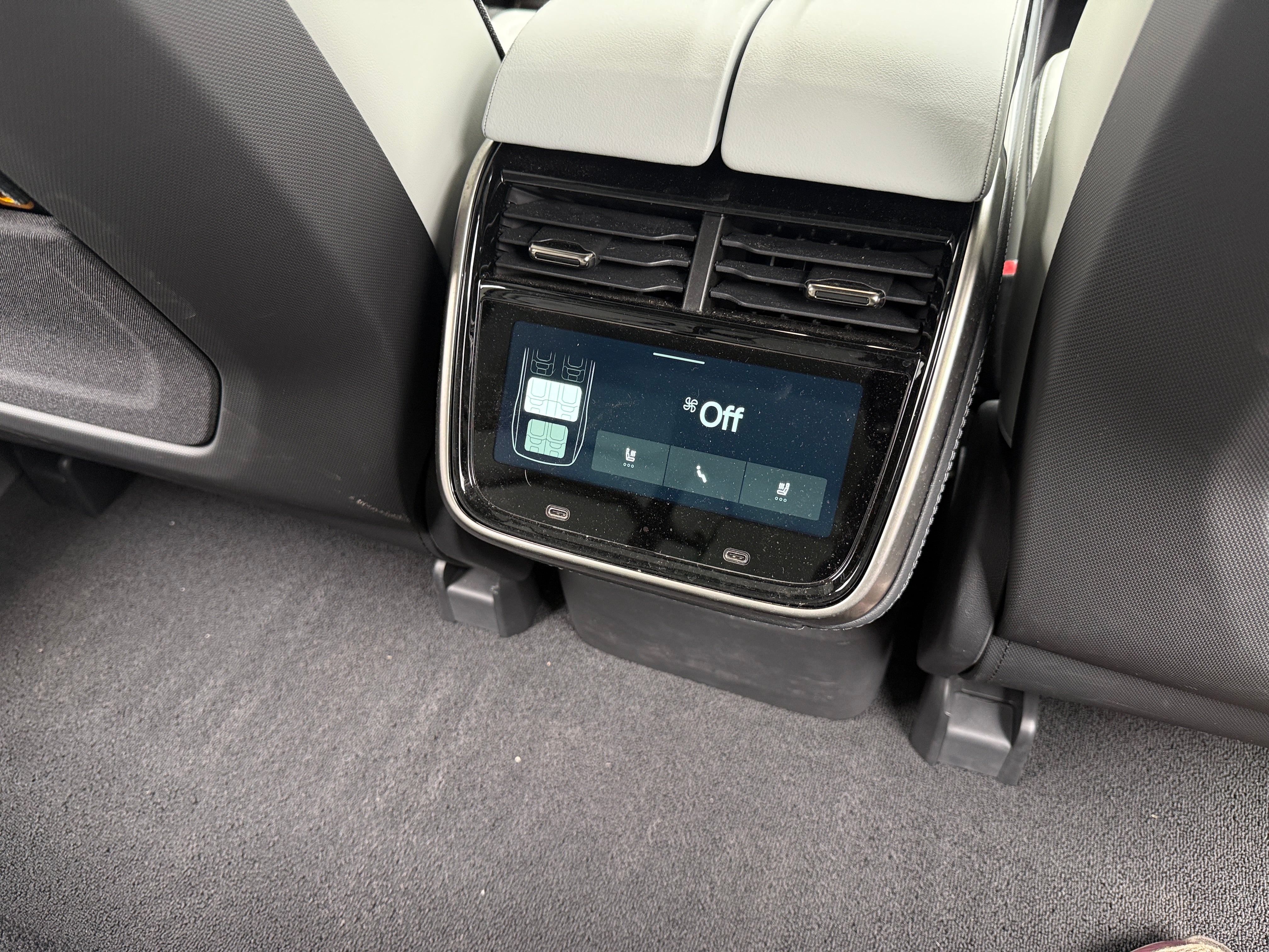 Used 2024 Rivian R1S Adventure with VIN 7PDSGBBA5RN036233 for sale in Auburn, WA