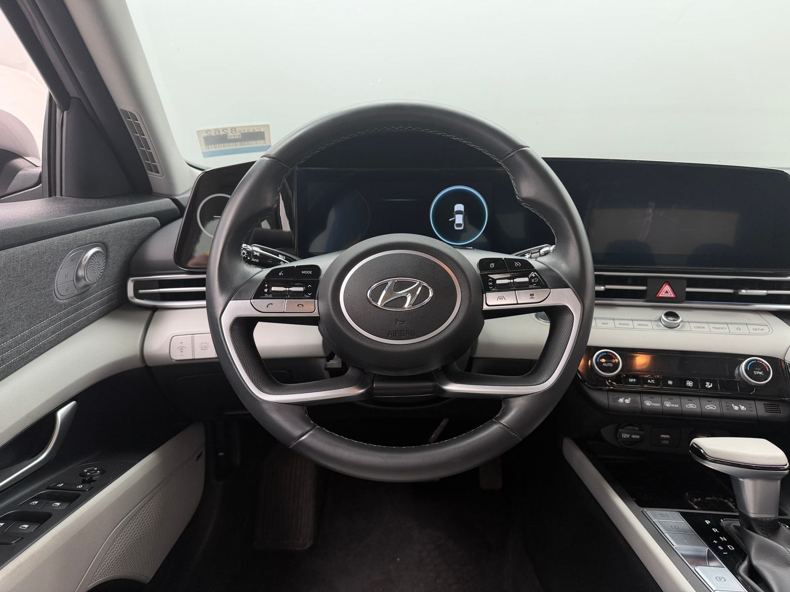 Thumbnail: 2023 Hyundai Elantra - 4