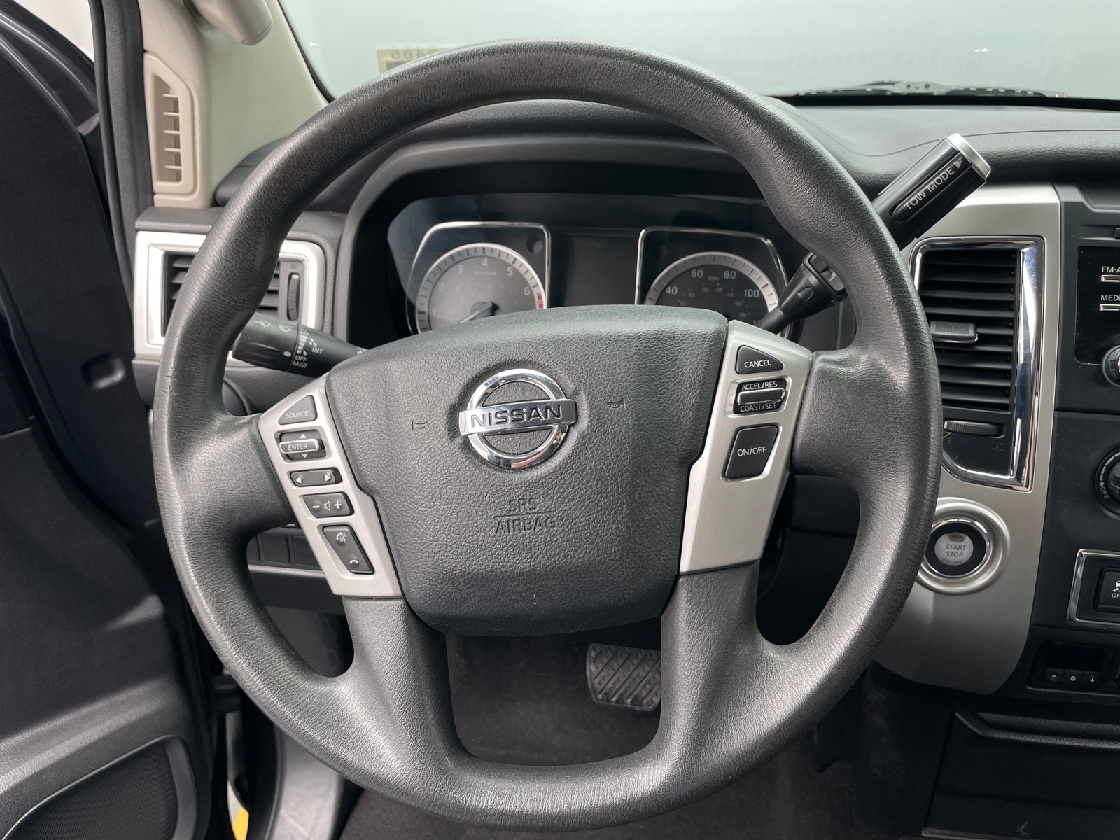 Thumbnail: 2017 Nissan Titan - 5