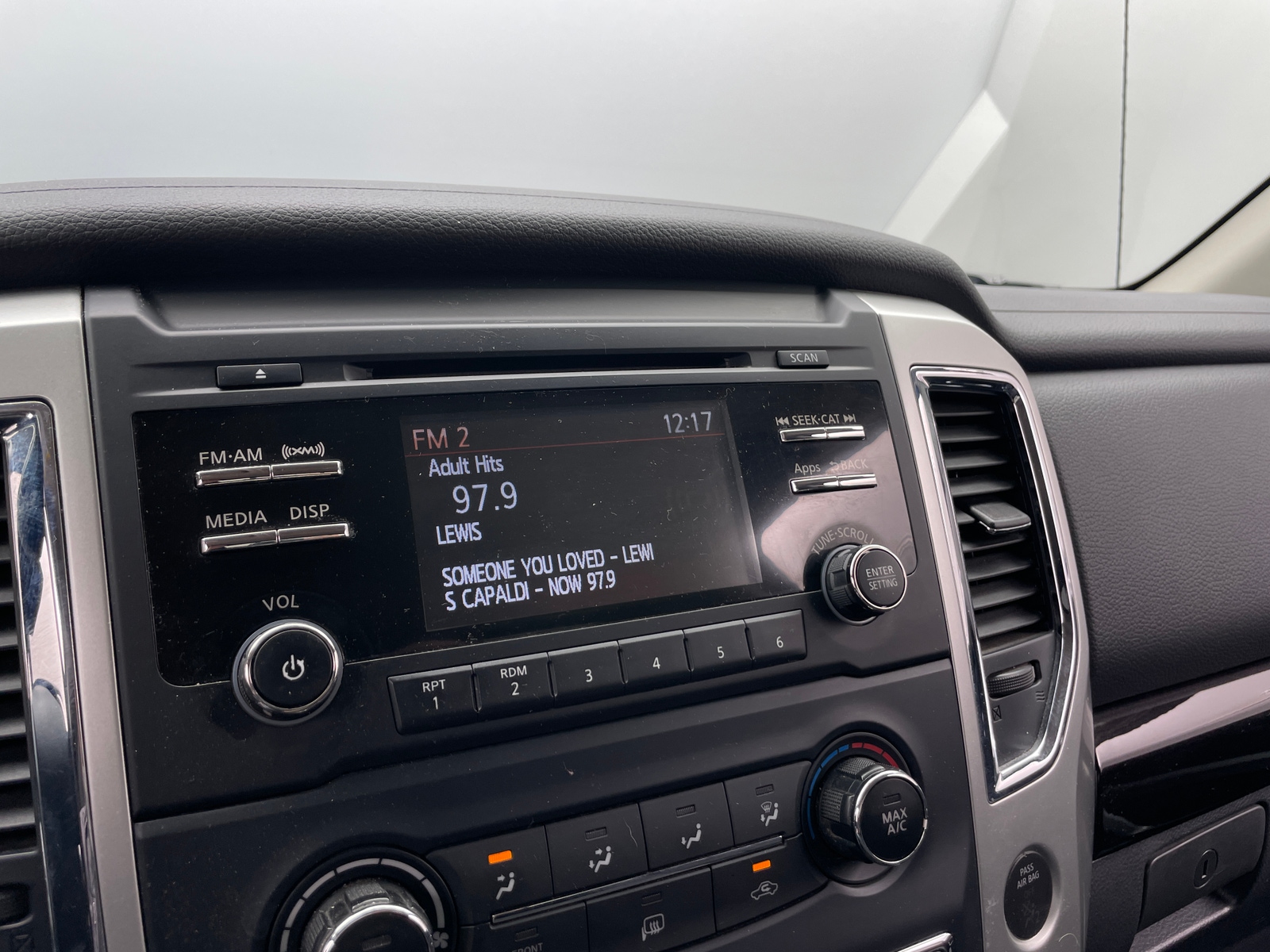 Thumbnail: 2017 Nissan Titan - 4