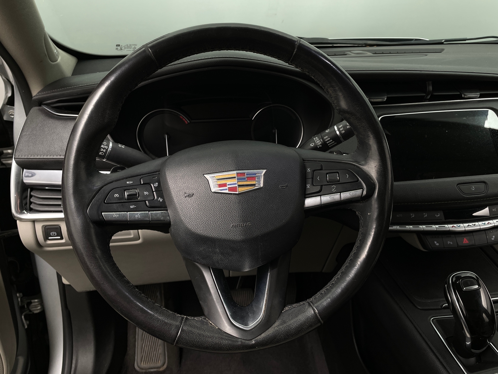 Thumbnail: 2020 Cadillac XT4 - 4