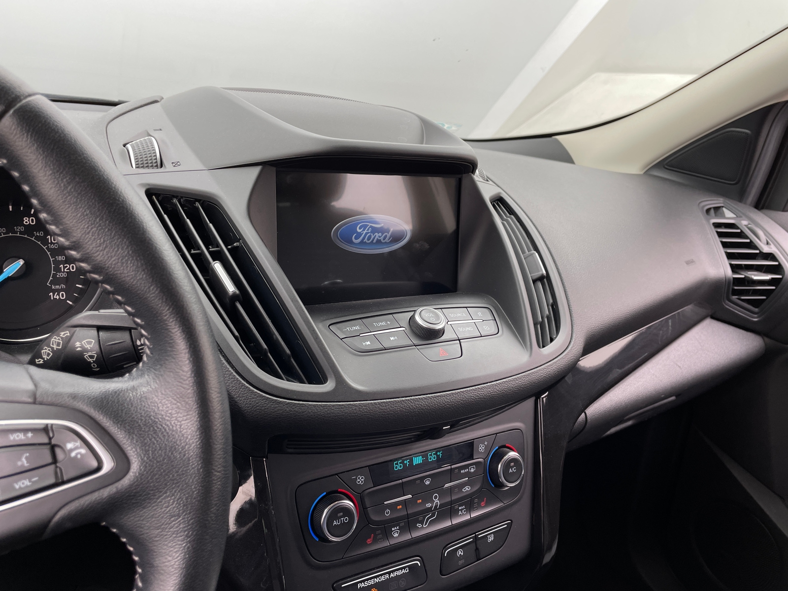 Thumbnail: 2019 Ford Escape - 4