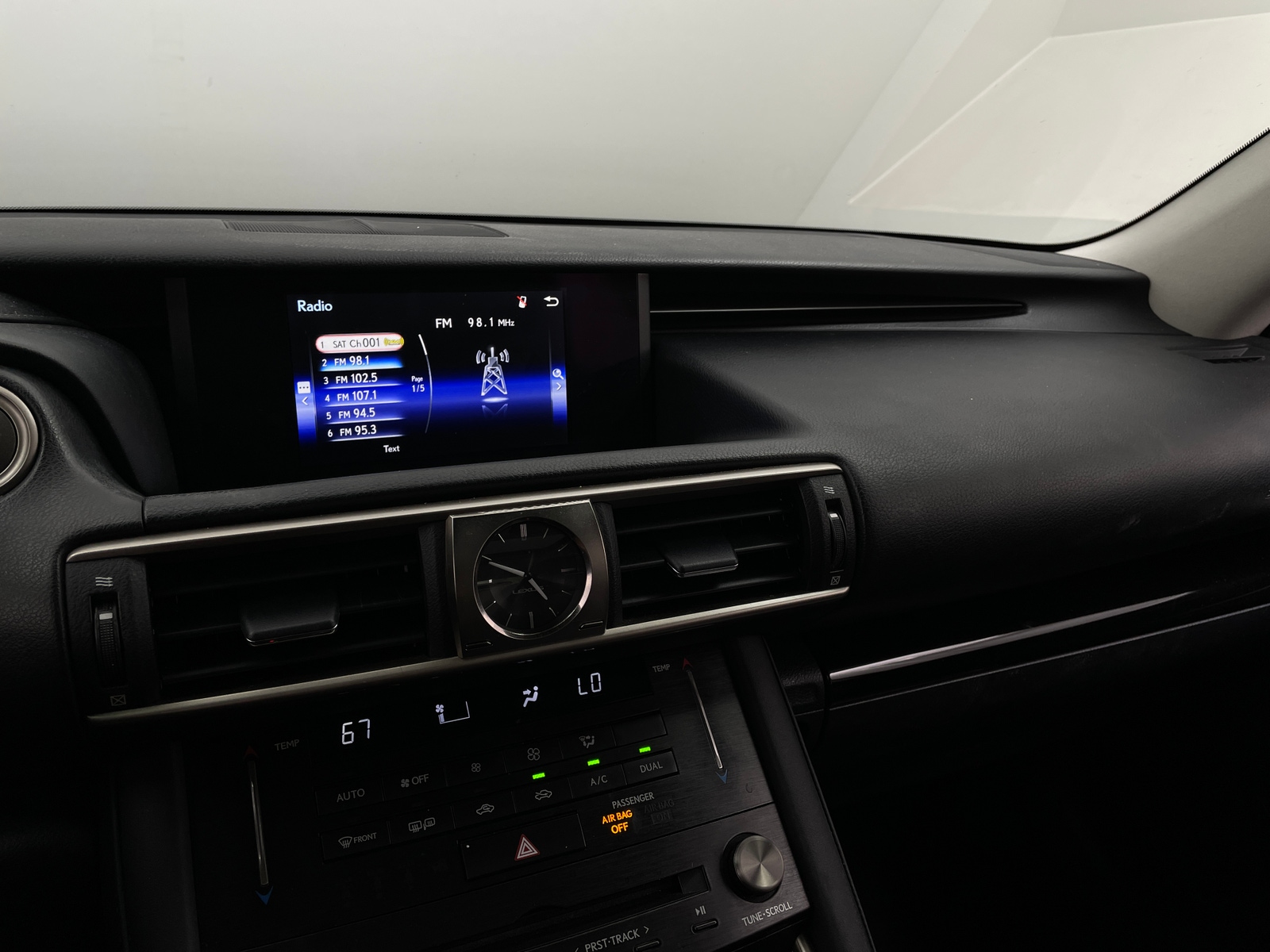 Thumbnail: 2017 Lexus IS - 3