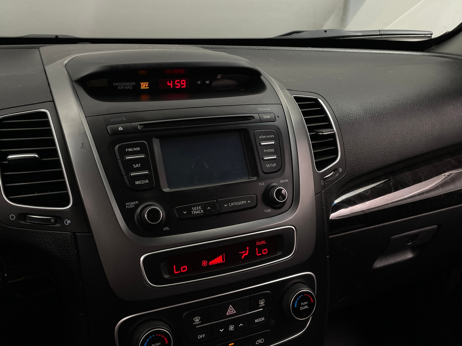 Thumbnail: 2015 Kia Sorento - 3