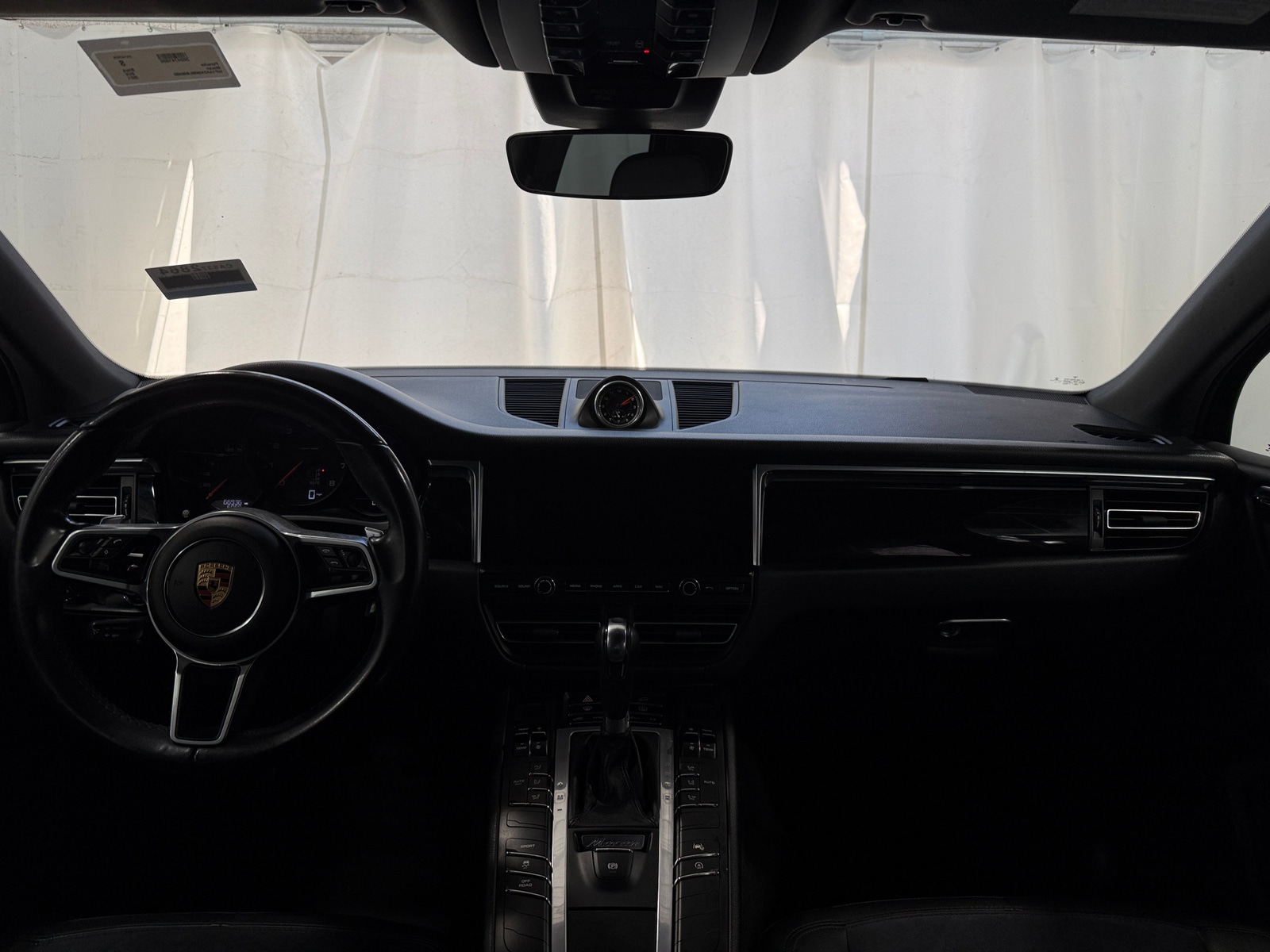 Thumbnail: 2021 Porsche Macan - 2
