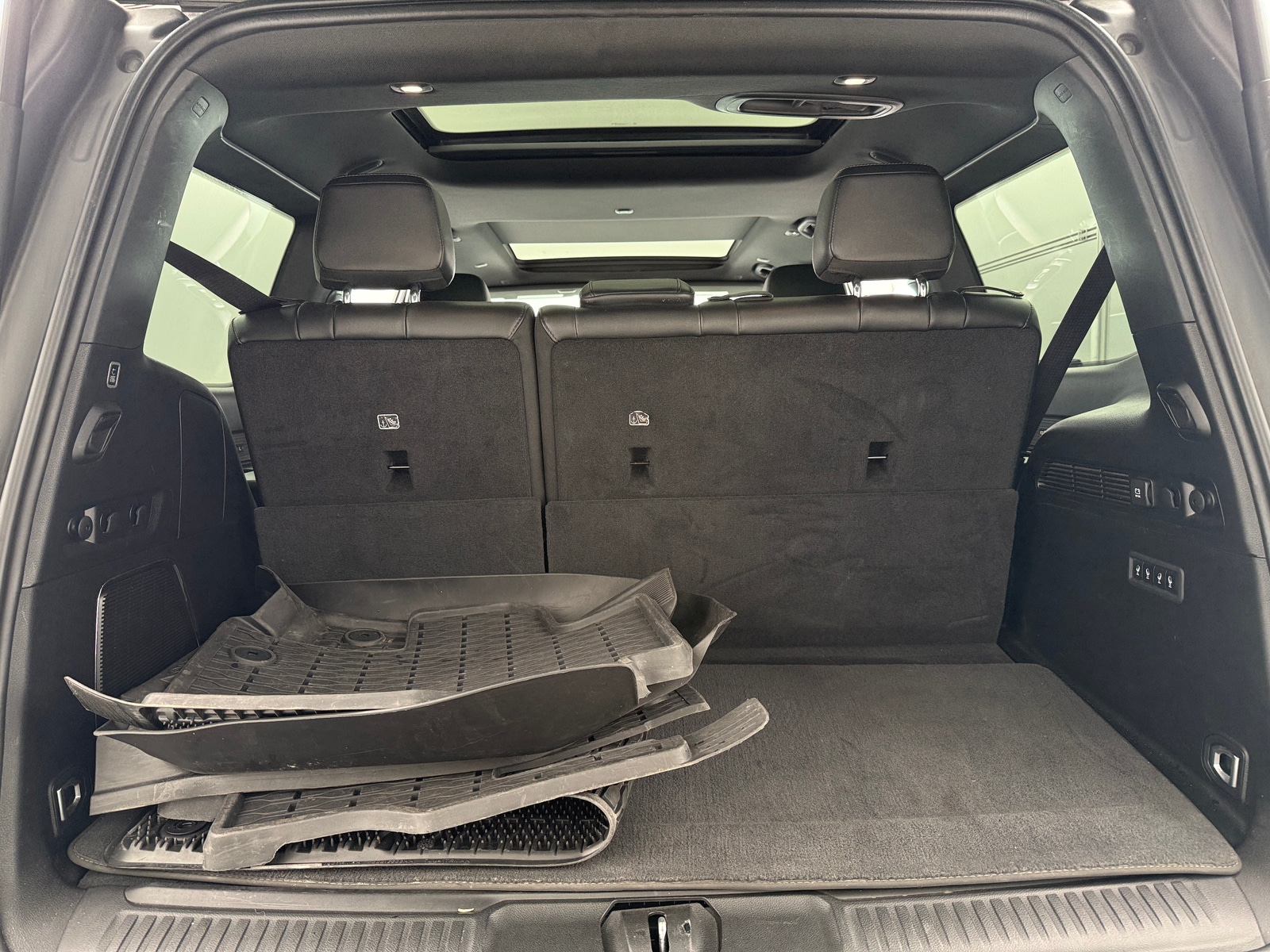 Thumbnail: 2023 Jeep Wagoneer - 6