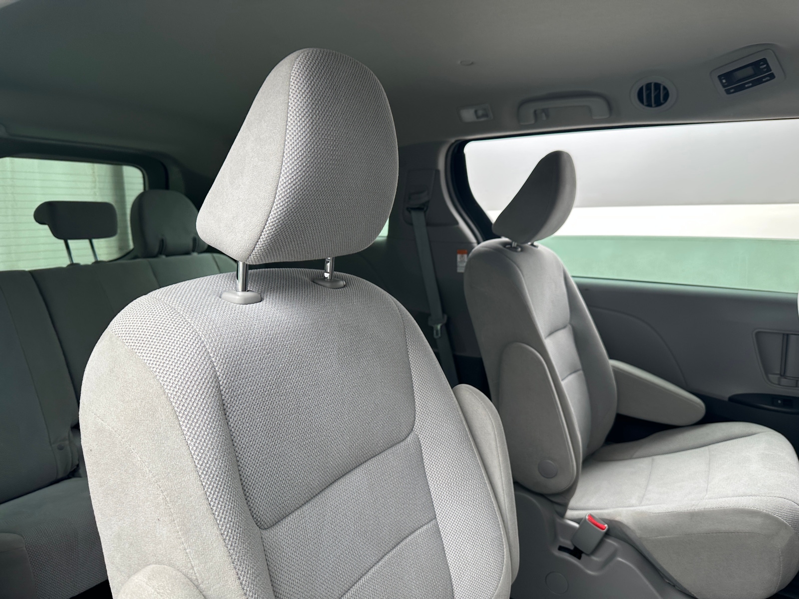 Thumbnail: 2018 Toyota Sienna - 6