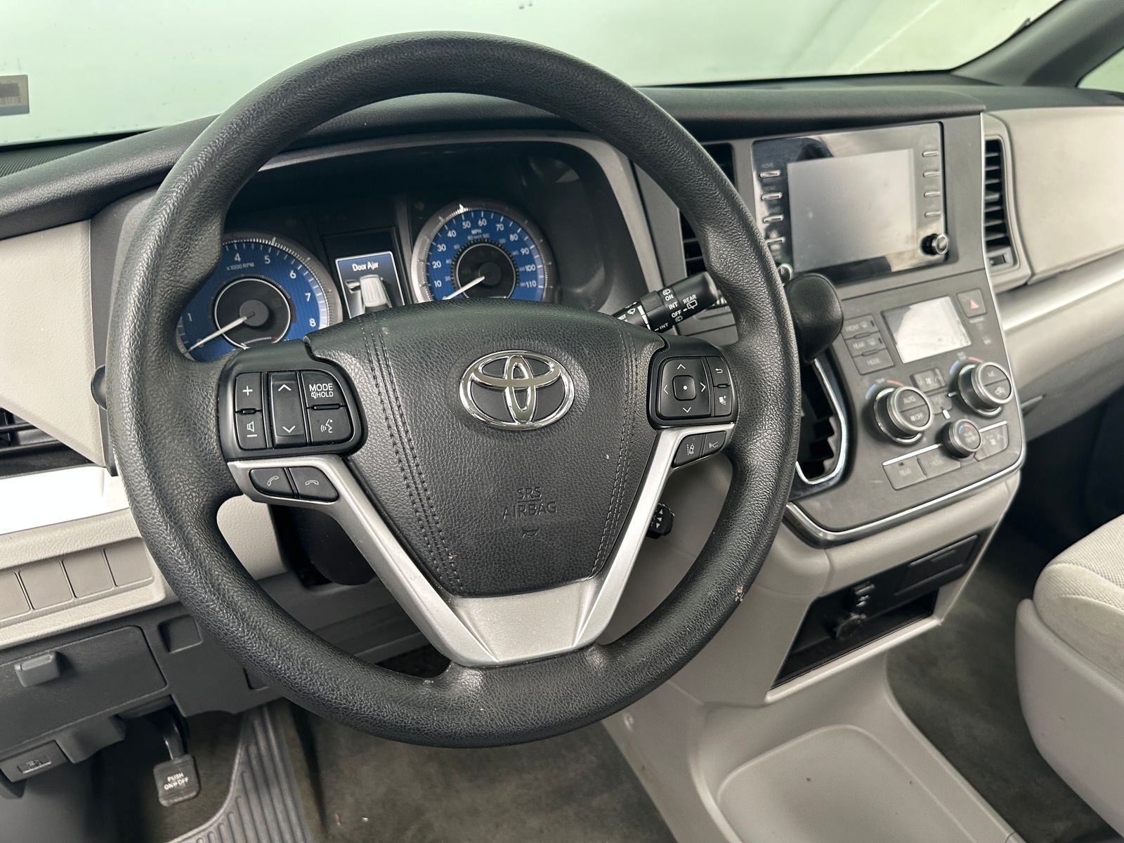 Thumbnail: 2018 Toyota Sienna - 5