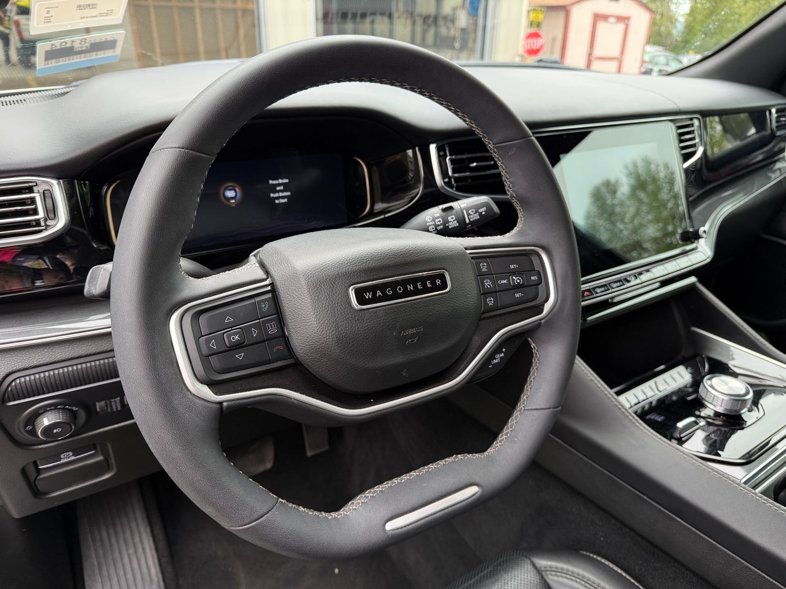 Thumbnail: 2022 Jeep Wagoneer - 4