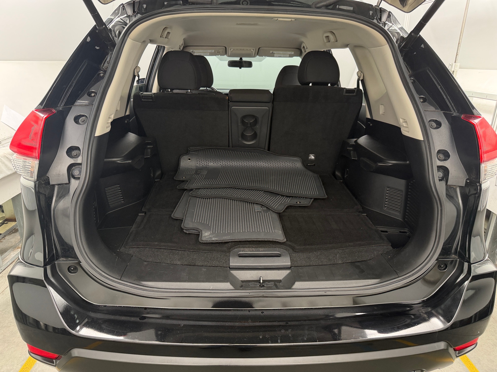 Thumbnail: 2018 Nissan Rogue - 7