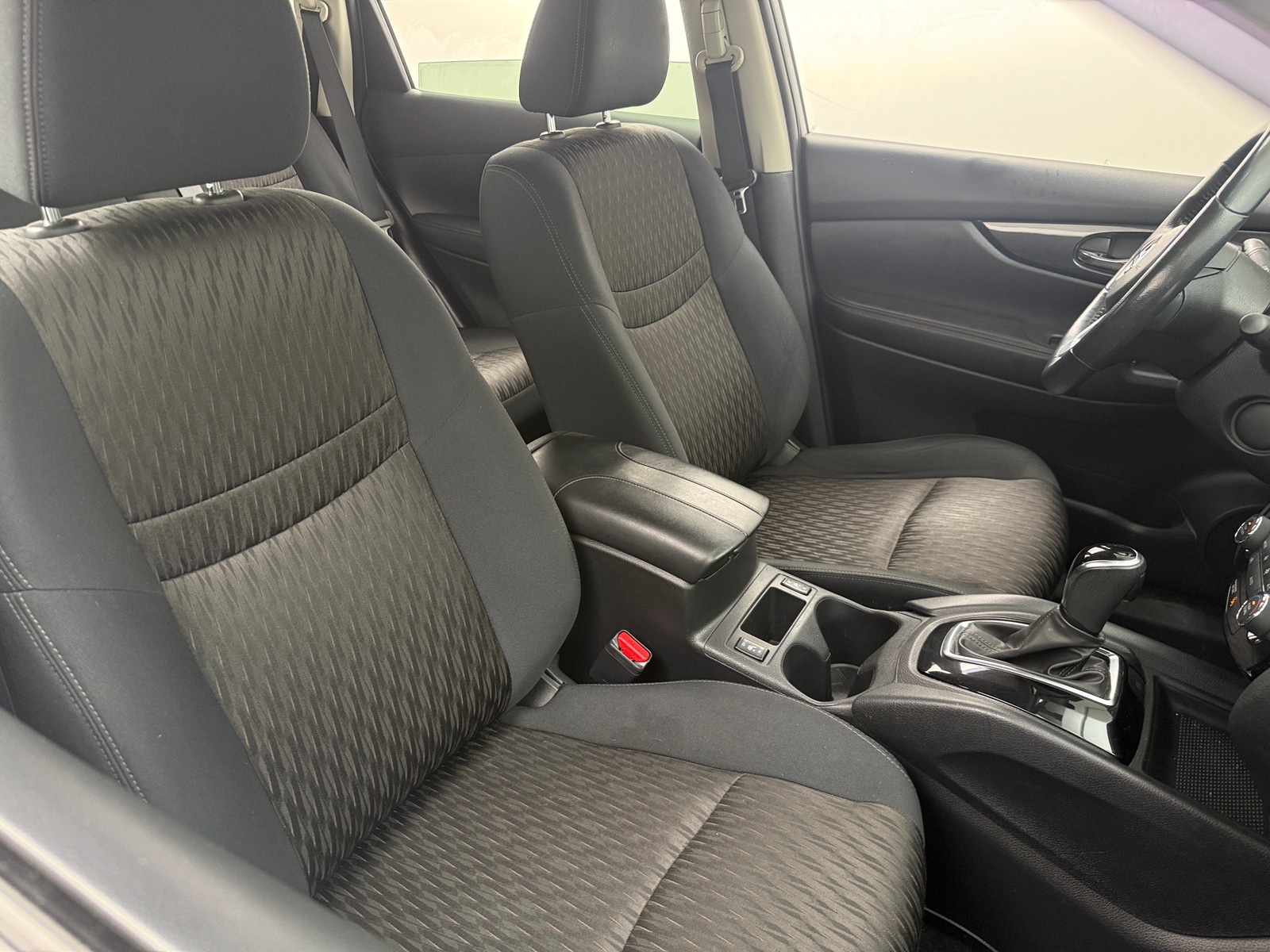 Thumbnail: 2017 Nissan Rogue - 2
