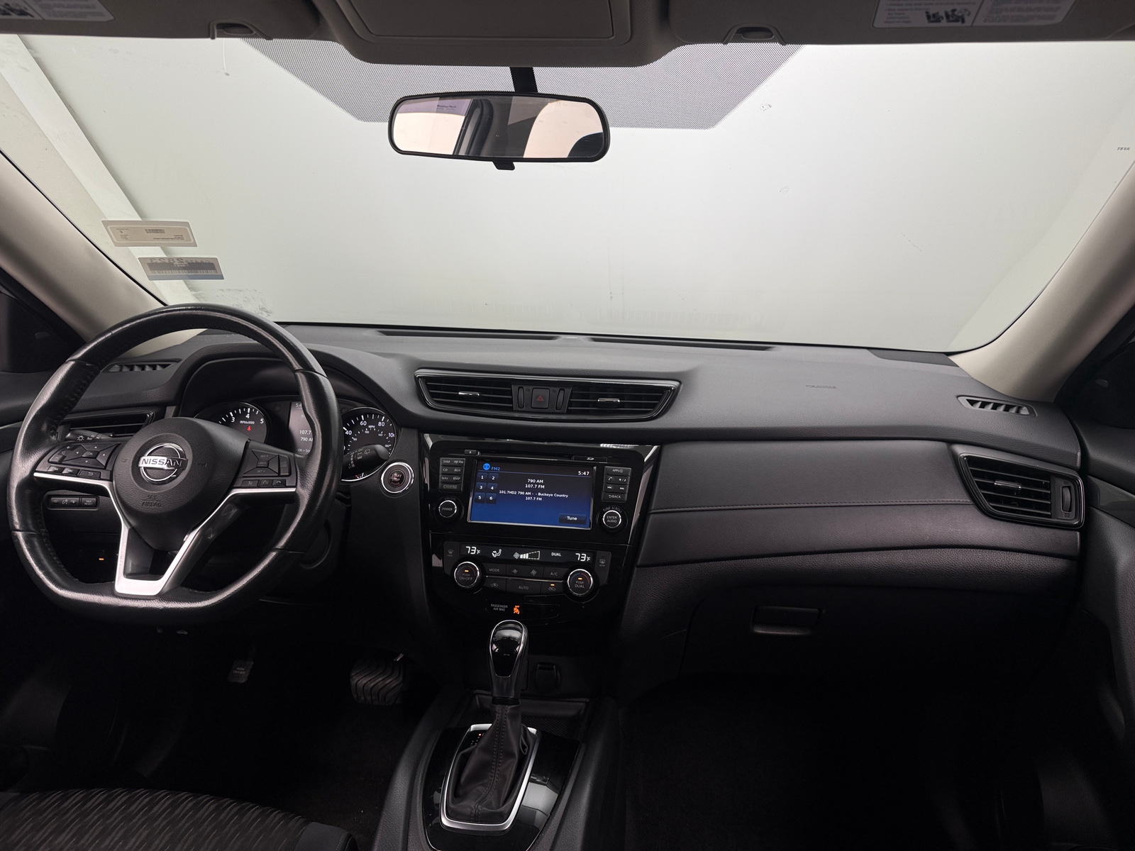 Thumbnail: 2017 Nissan Rogue - 3