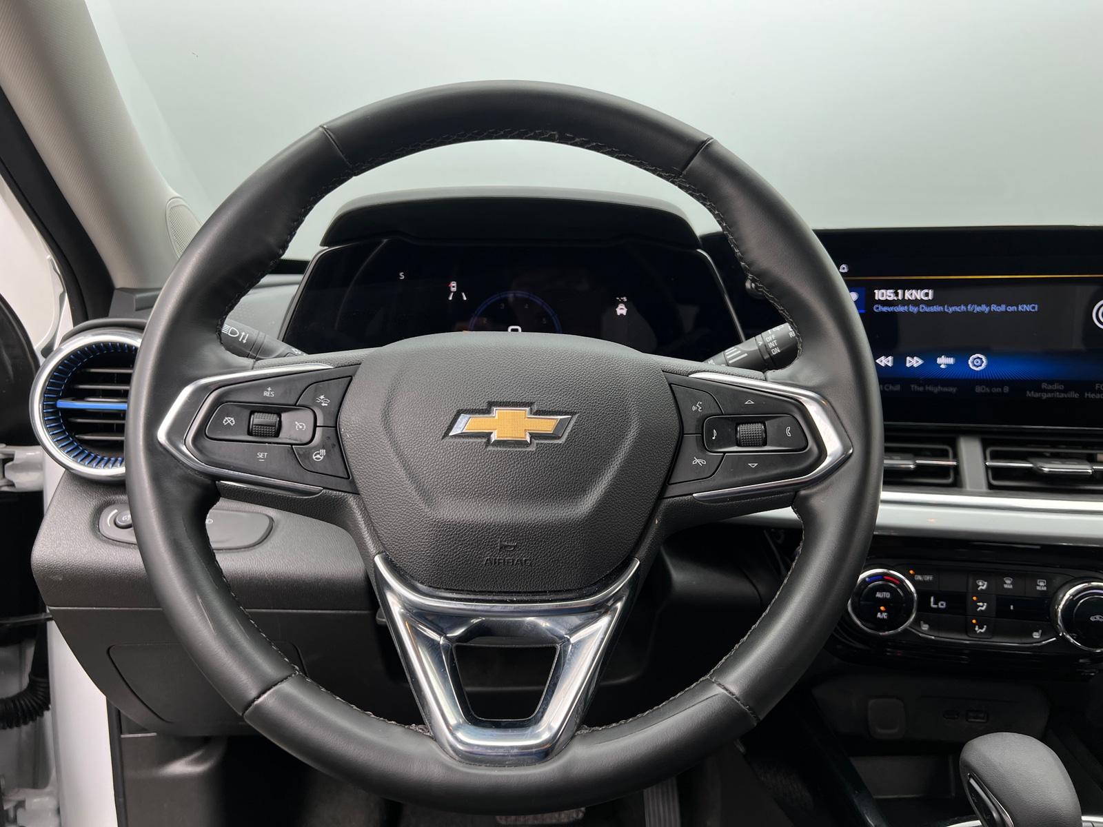 Thumbnail: 2025 Chevrolet Trax - 5