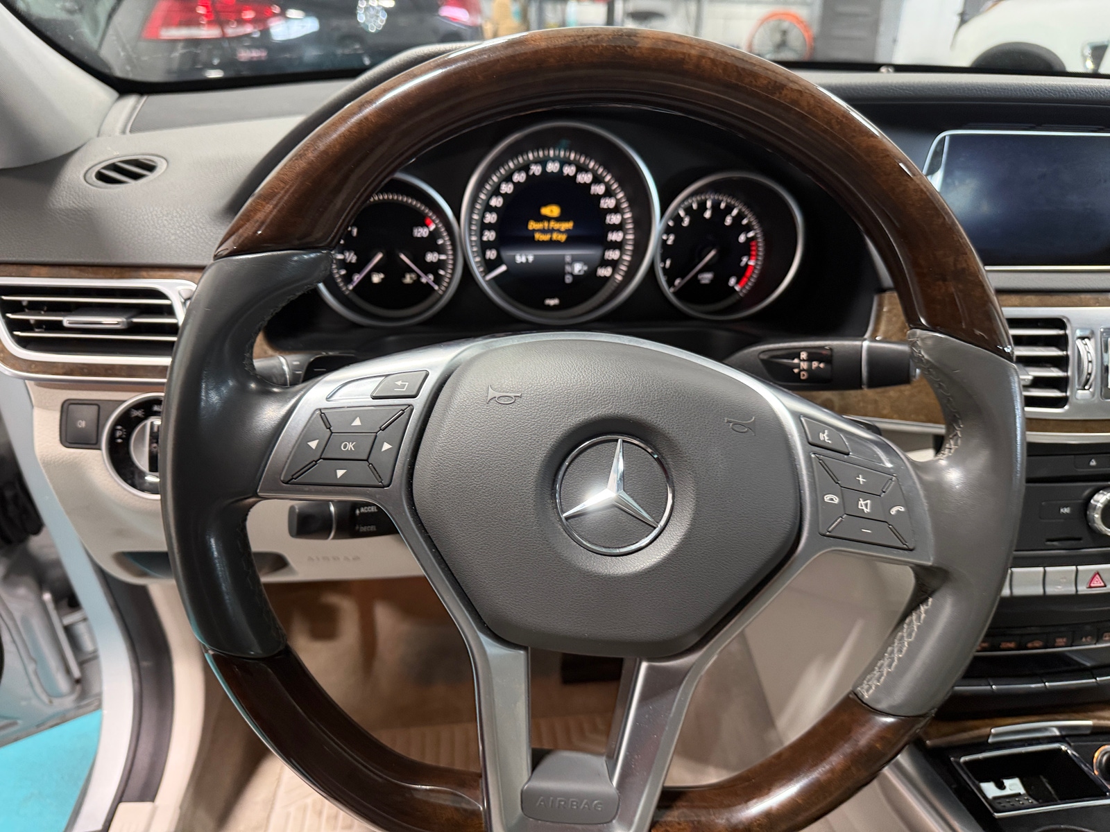 Thumbnail: 2016 Mercedes-Benz E-Class - 4