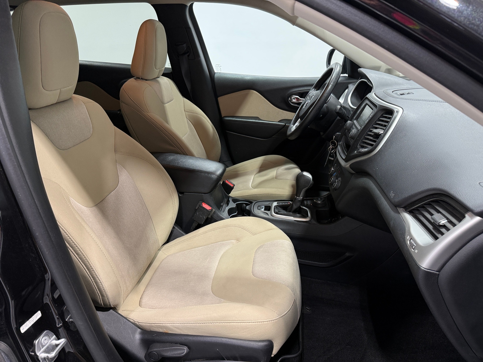 Thumbnail: 2016 Jeep Cherokee - 2