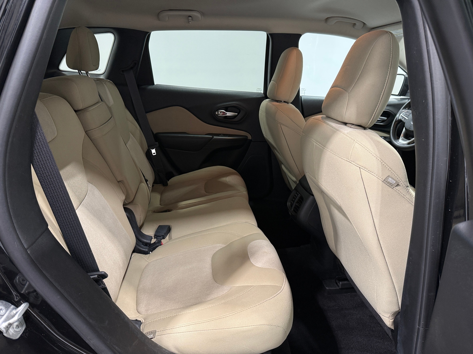 Thumbnail: 2016 Jeep Cherokee - 6