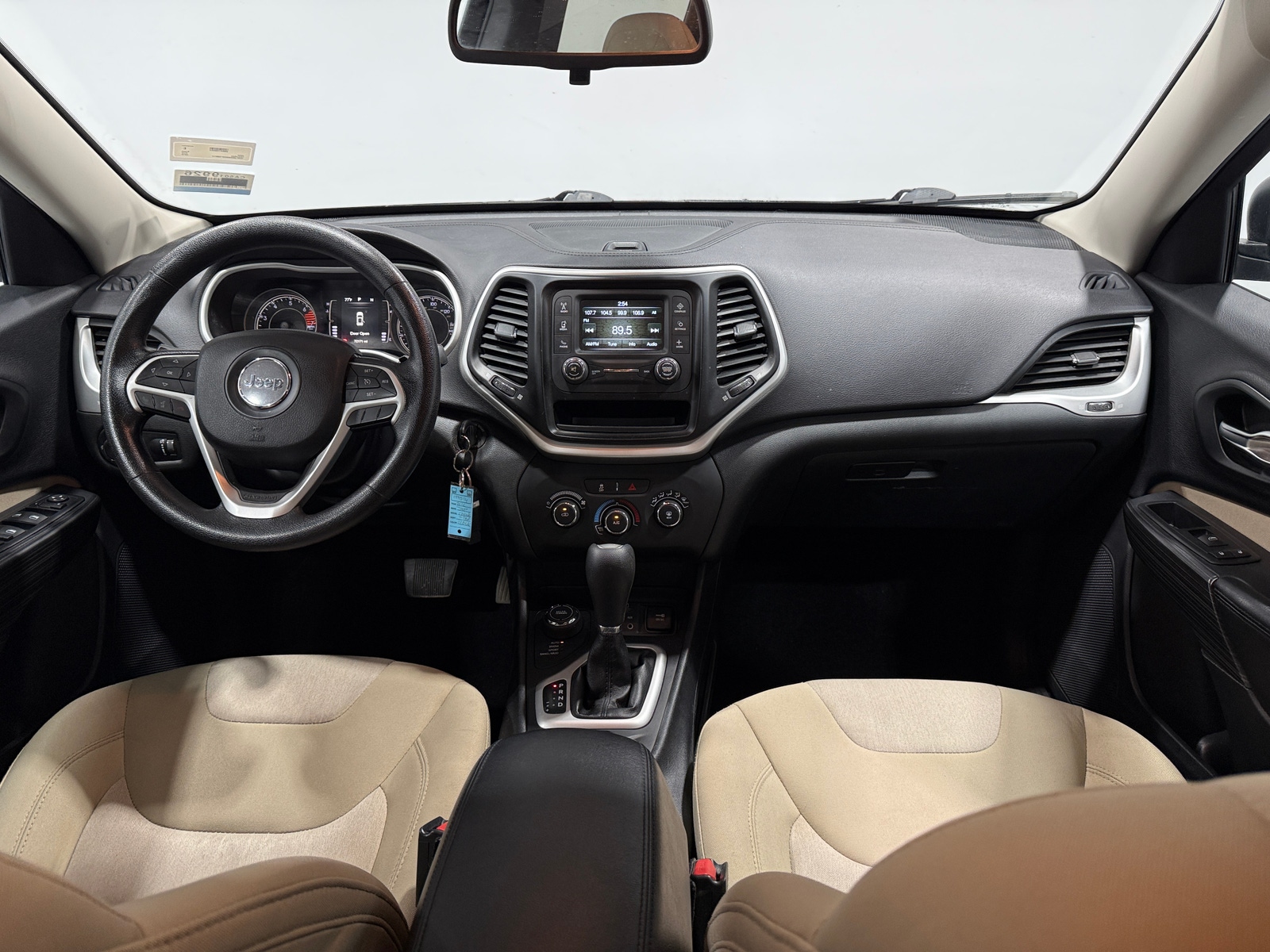 Thumbnail: 2016 Jeep Cherokee - 3