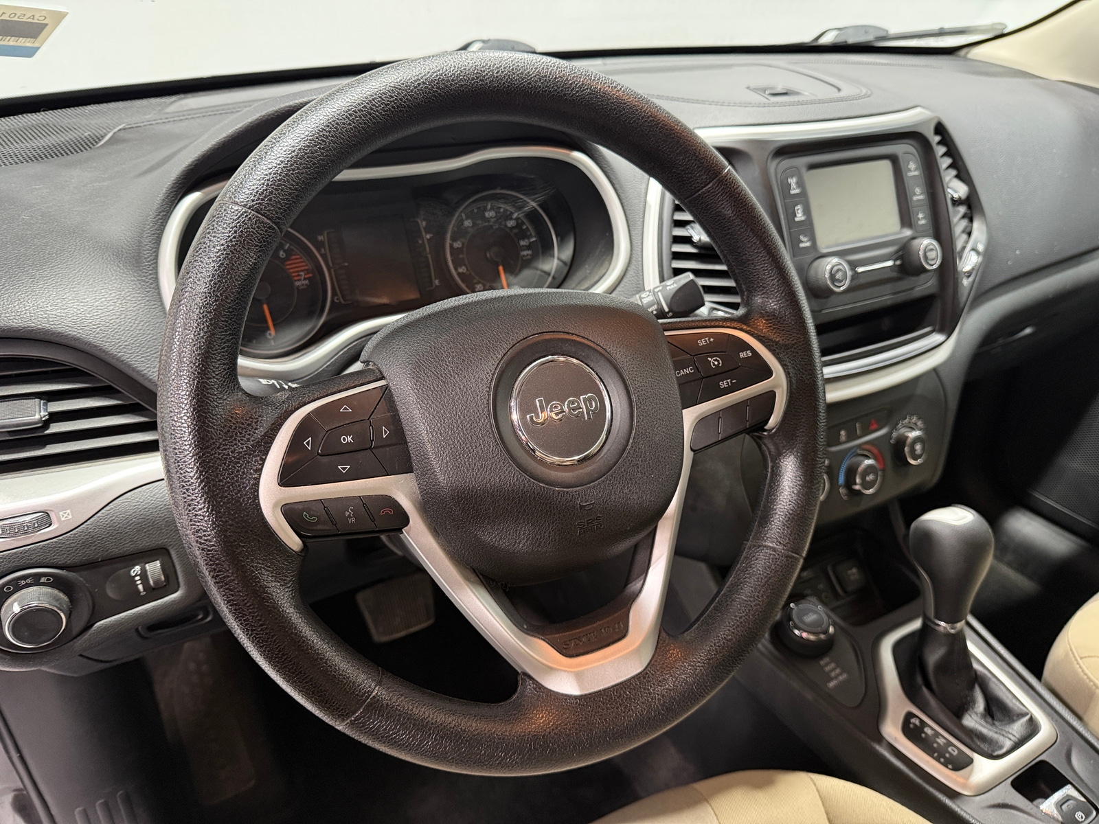 Thumbnail: 2016 Jeep Cherokee - 5