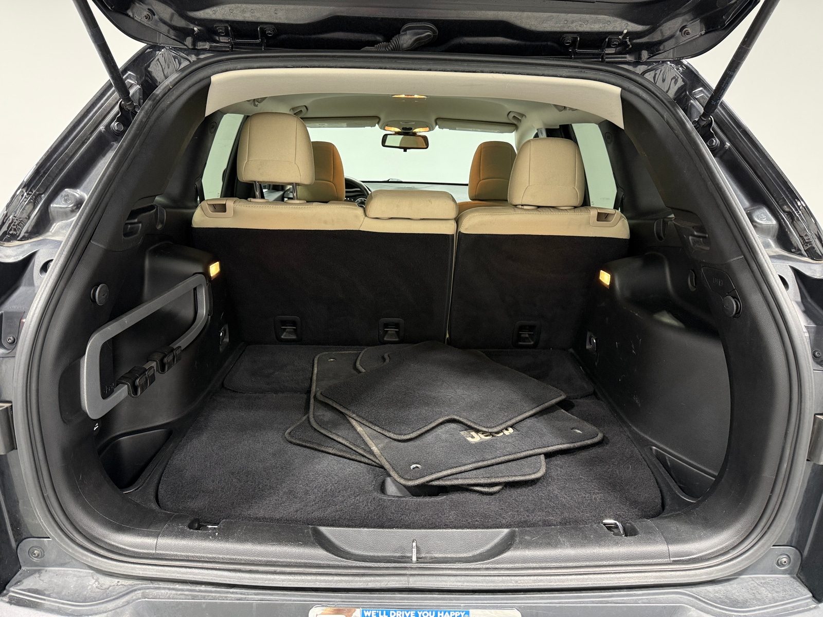 Thumbnail: 2016 Jeep Cherokee - 7