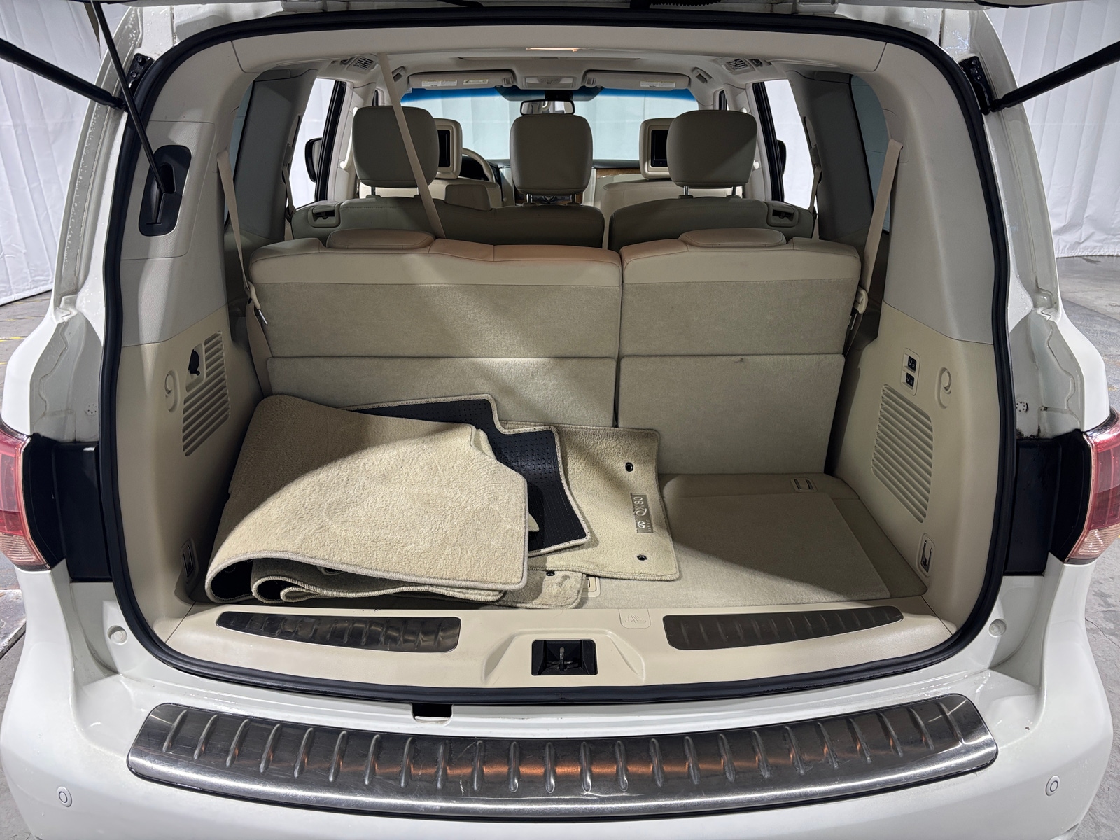 Thumbnail: 2014 INFINITI QX80 - 6