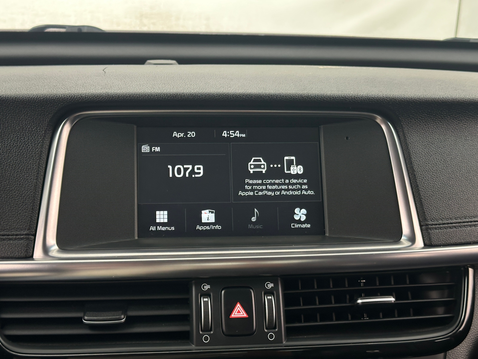 Thumbnail: 2017 Kia Optima - 3
