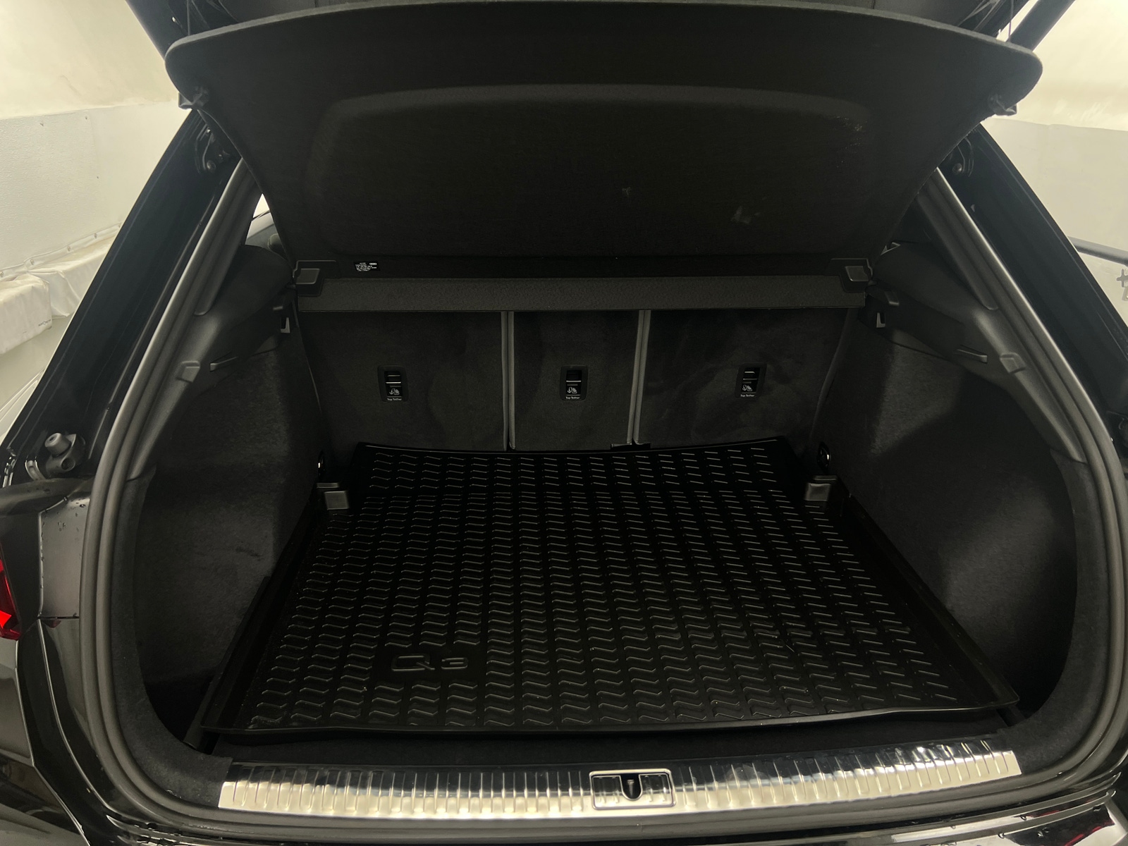 Thumbnail: 2025 Audi Q3 - 6