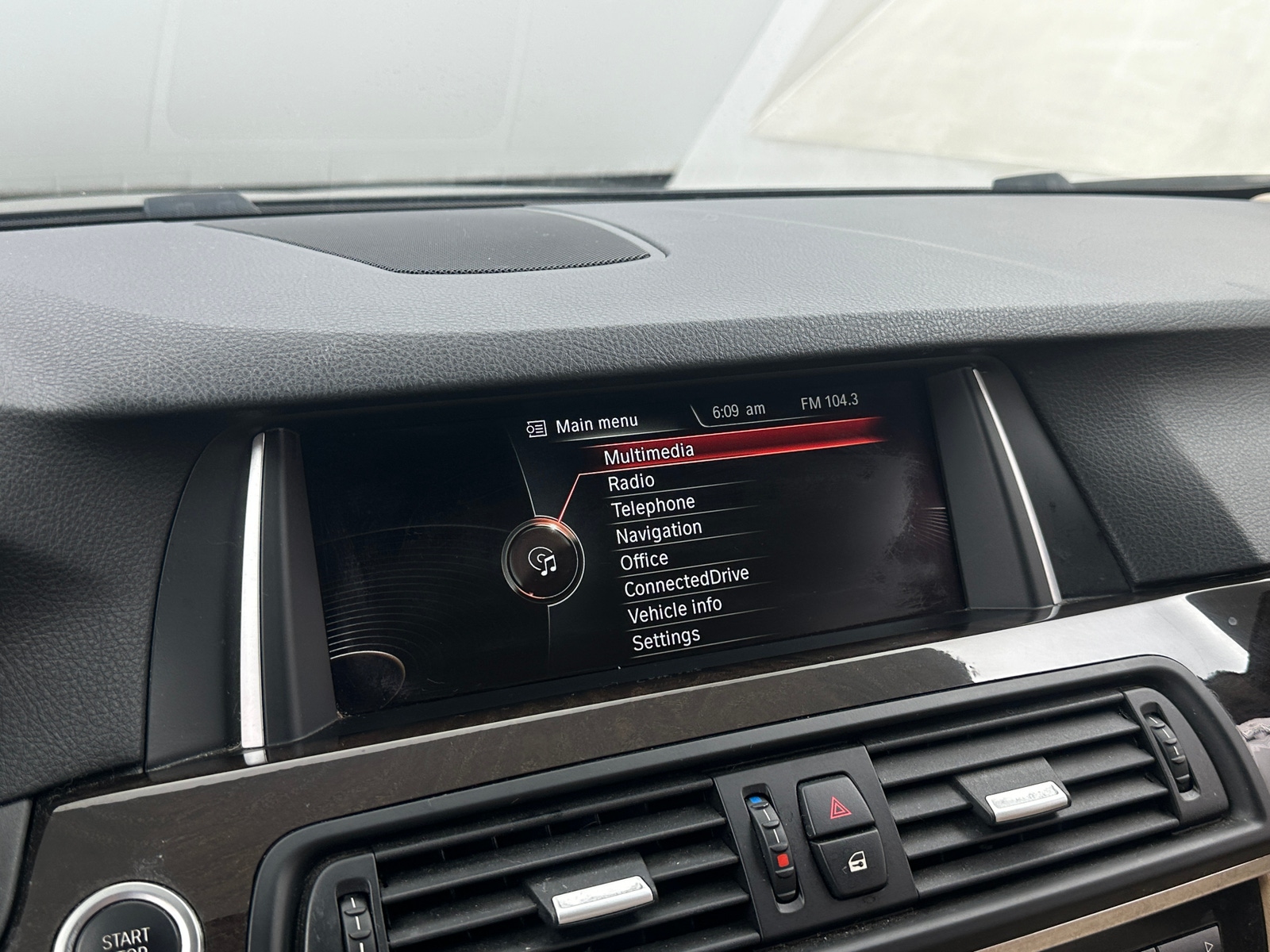 Thumbnail: 2016 BMW 5 Series - 3