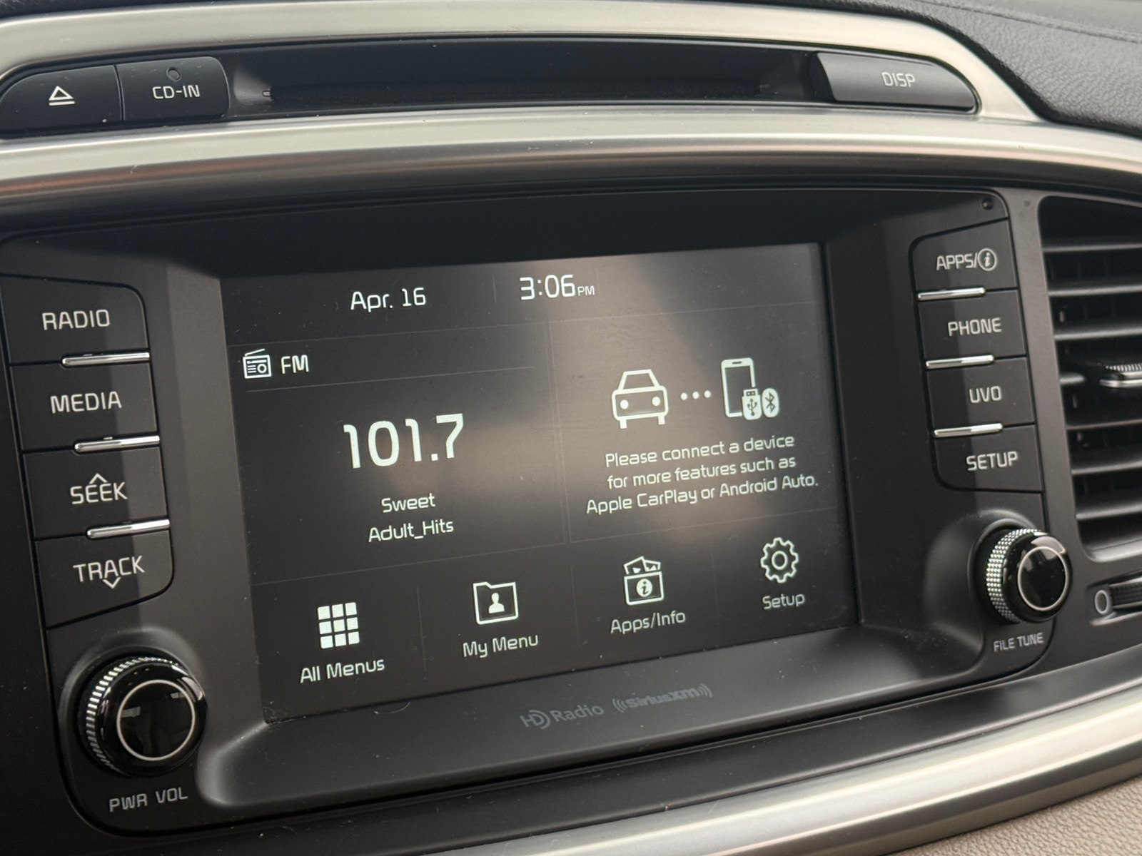 Thumbnail: 2017 Kia Sorento - 3