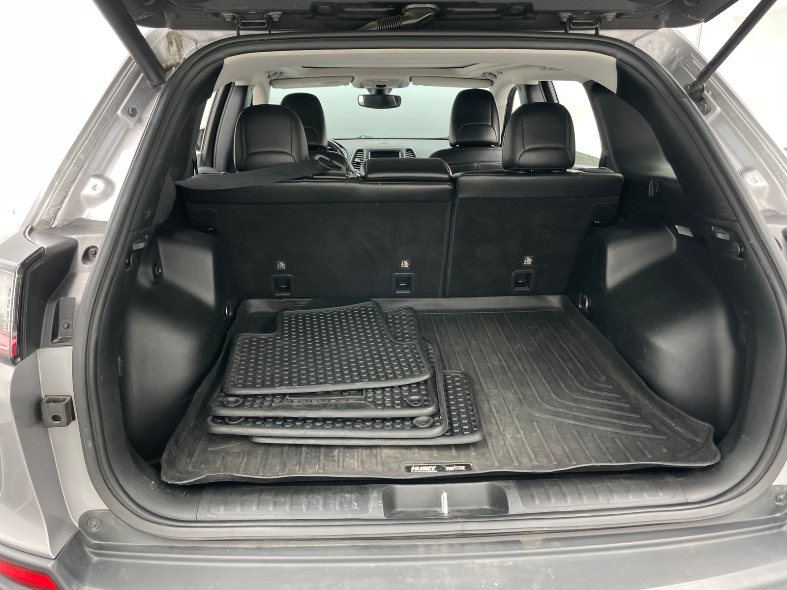 Thumbnail: 2019 Jeep Cherokee - 7