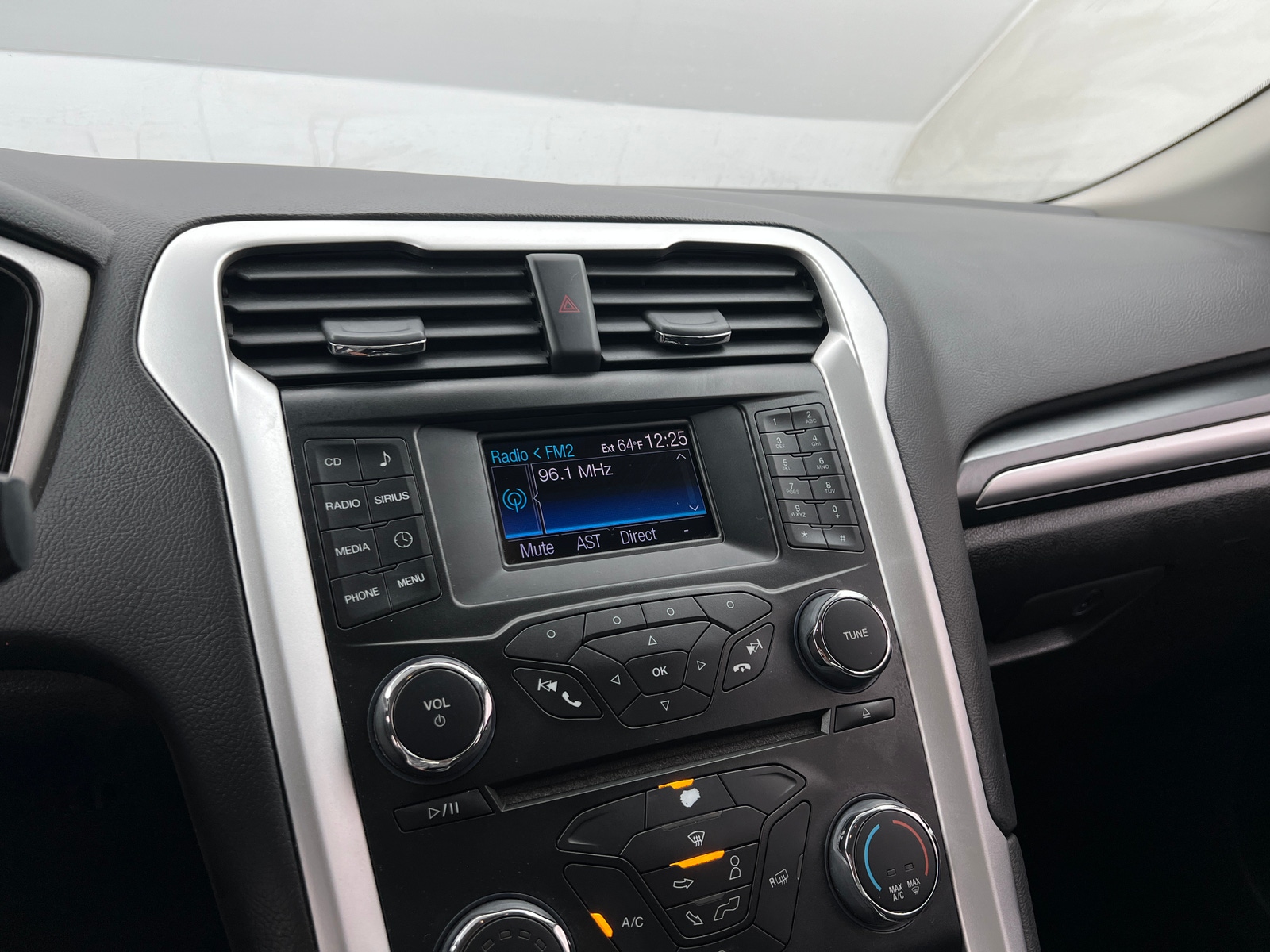 Thumbnail: 2013 Ford Fusion - 4