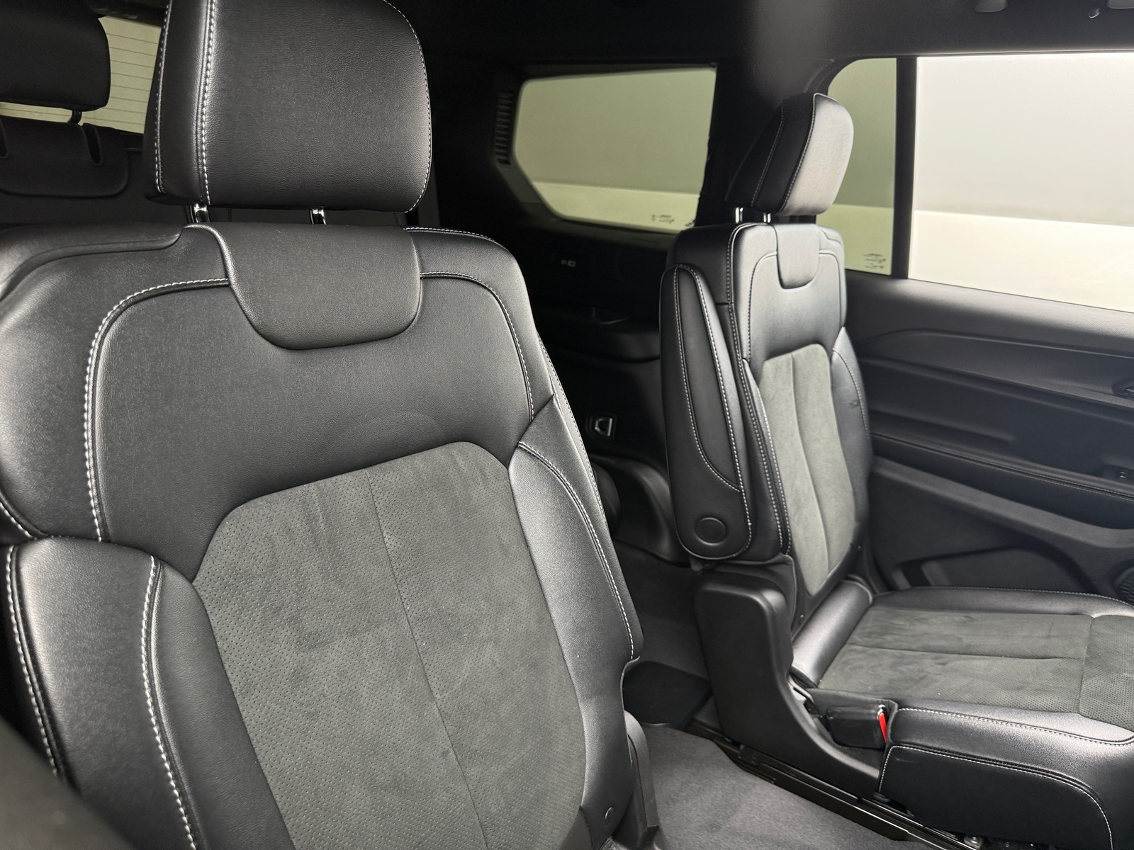 Thumbnail: 2024 Jeep Grand Cherokee L - 5