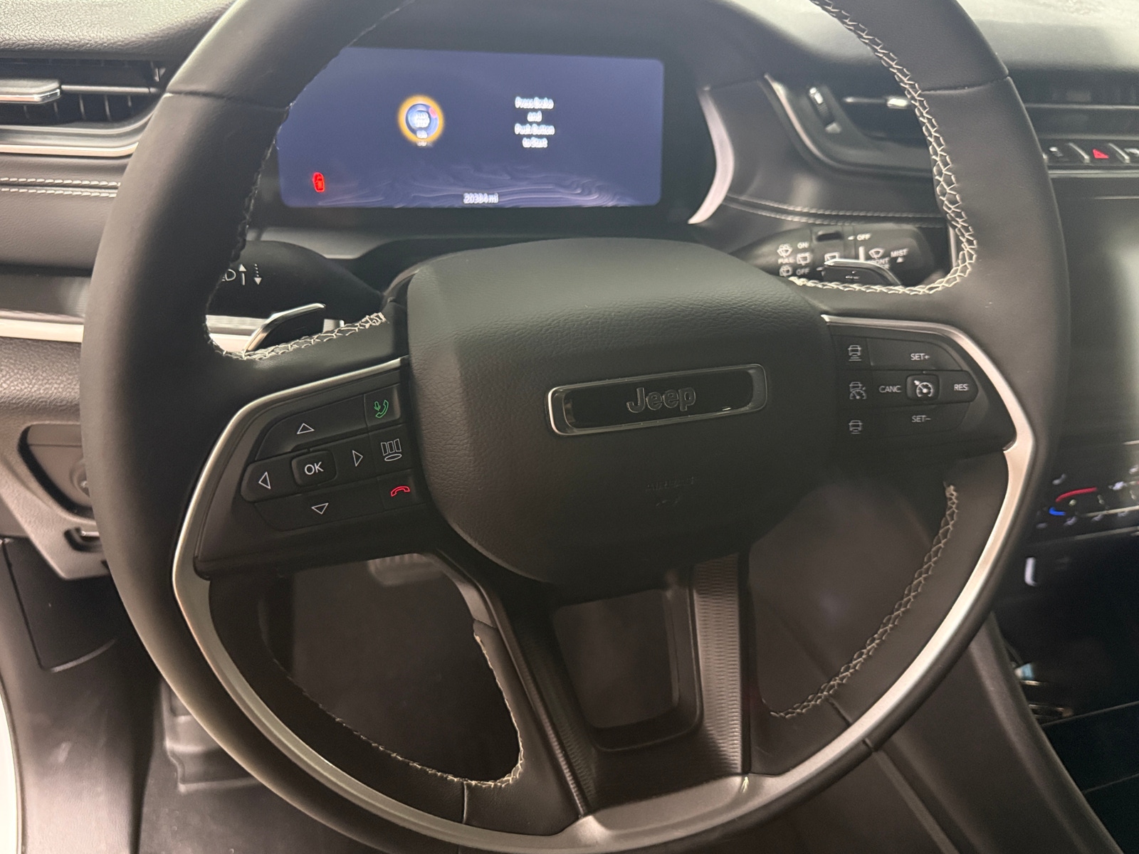 Thumbnail: 2024 Jeep Grand Cherokee L - 4