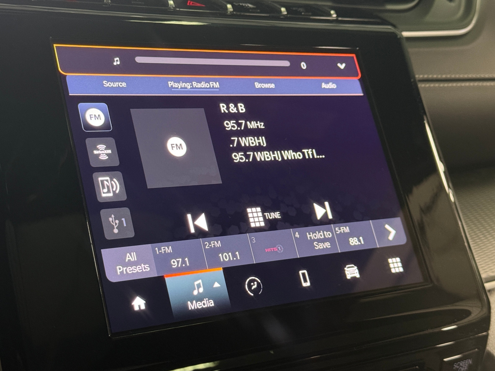 Thumbnail: 2024 Jeep Grand Cherokee L - 3