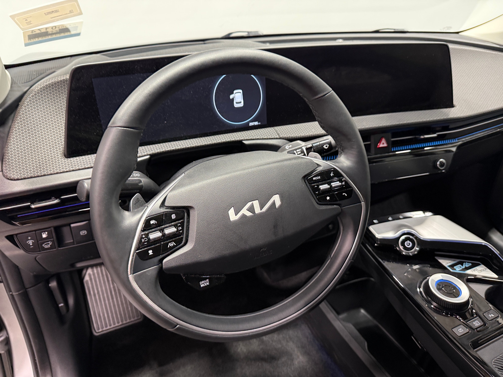 Thumbnail: 2022 Kia EV6 - 4