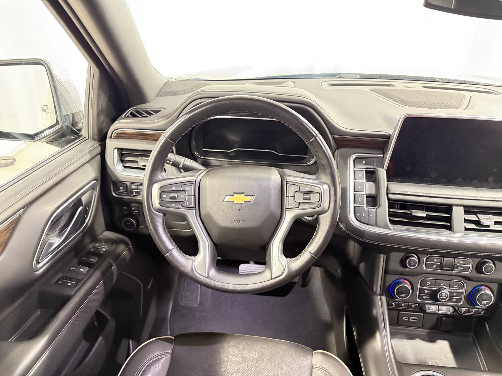 Thumbnail: 2023 Chevrolet Tahoe - 4